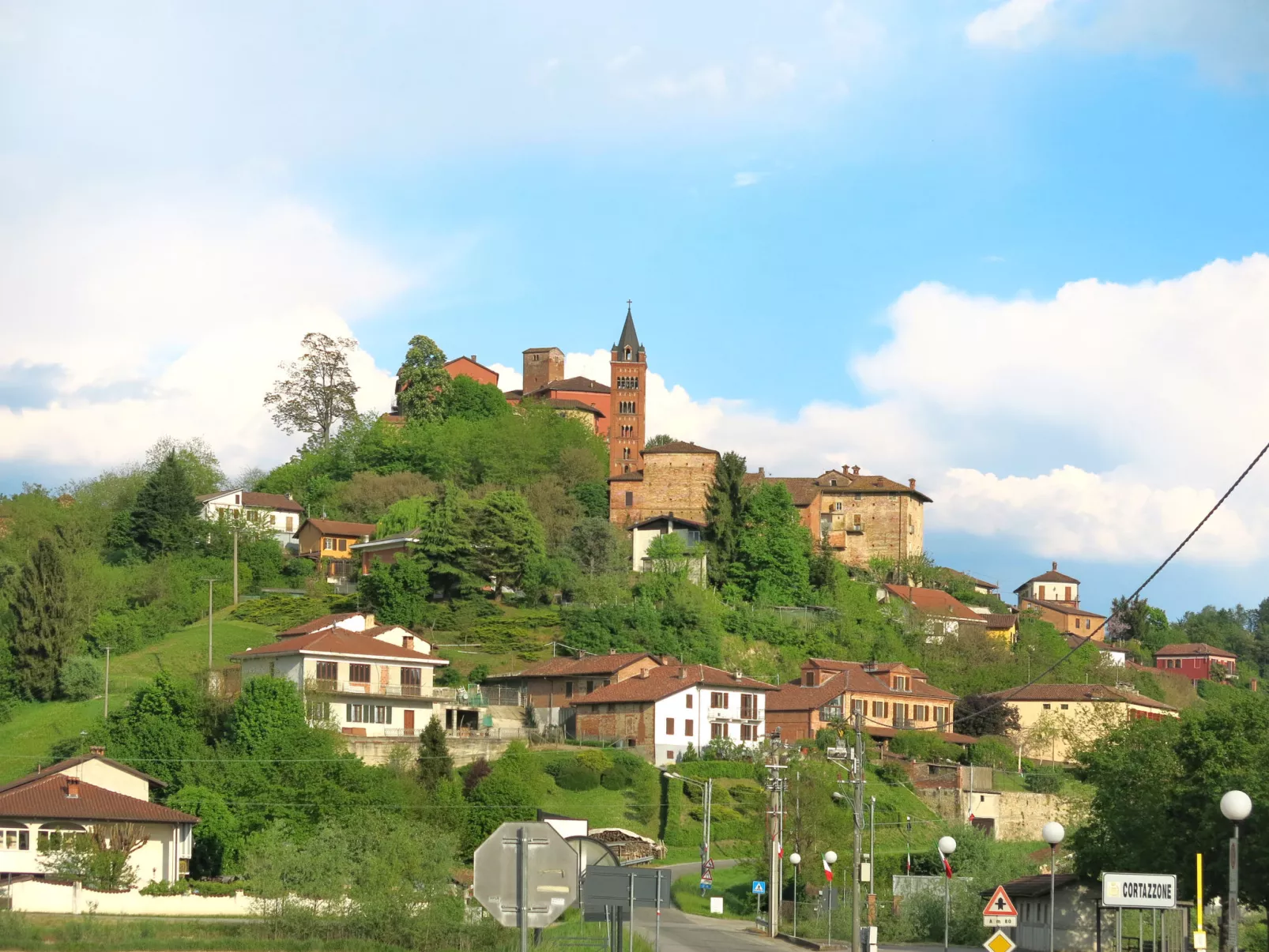 Bricco dei Ciliegi-Area