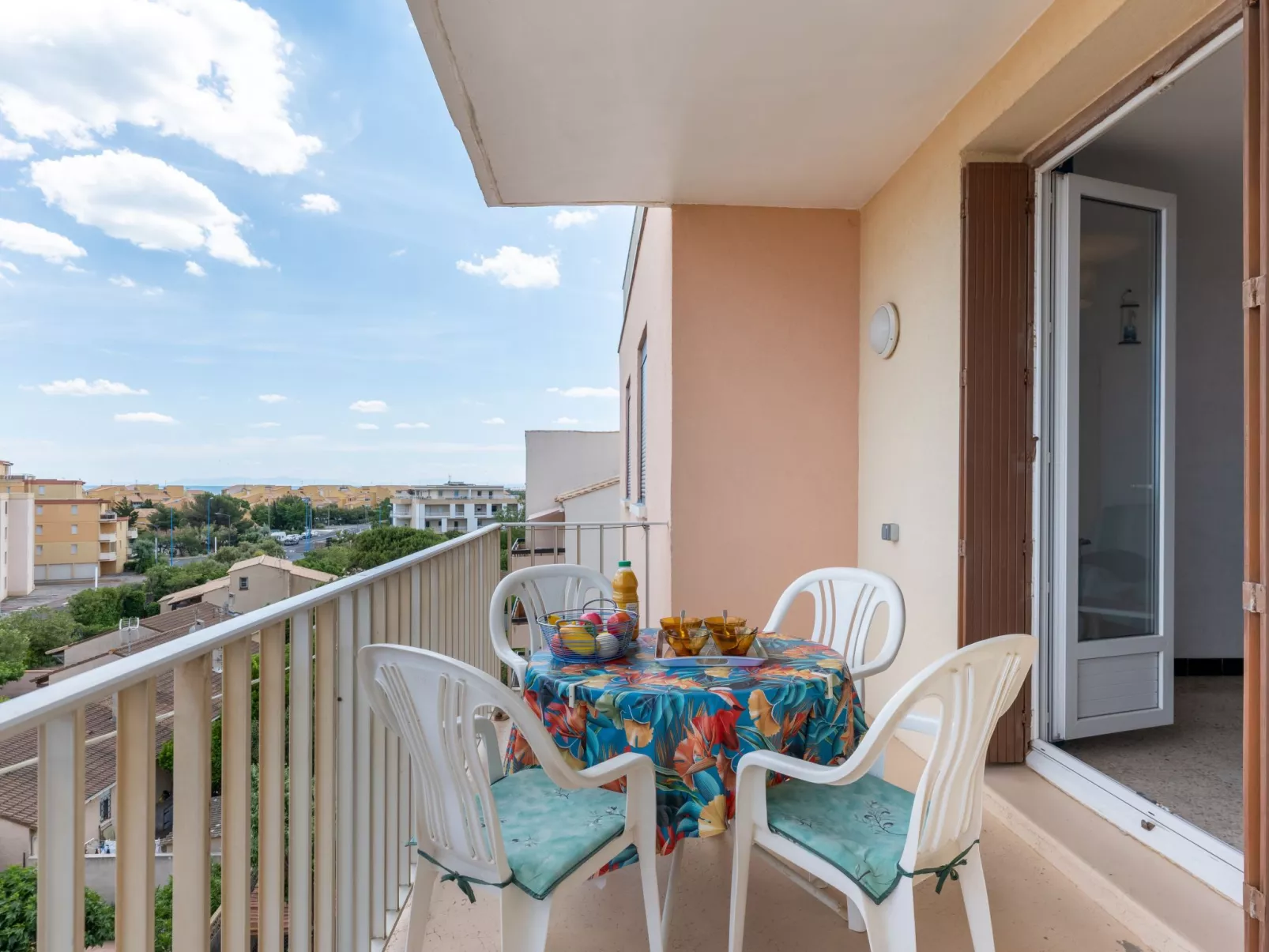 Le Solarium-Outside