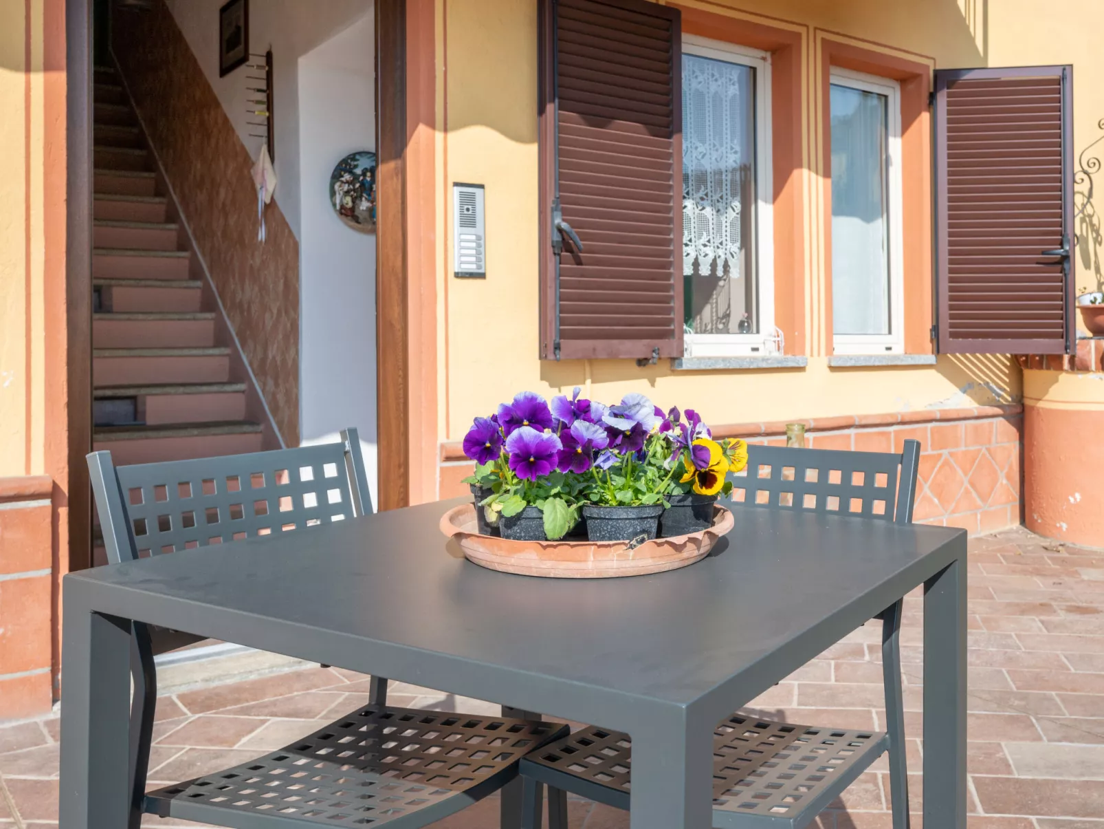 Bricco dei Ciliegi-Outside