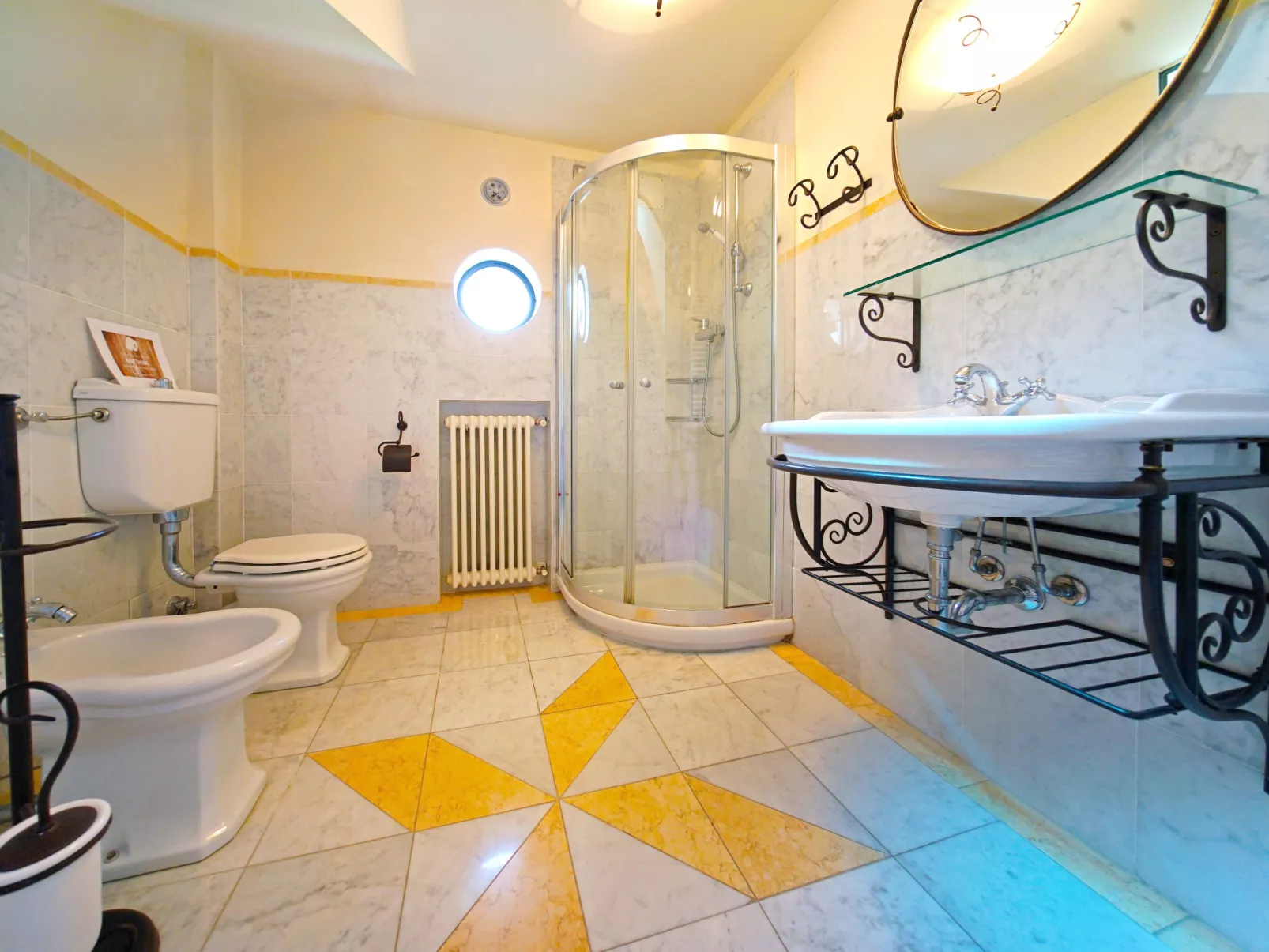 Villa Sarezzano-Inside
