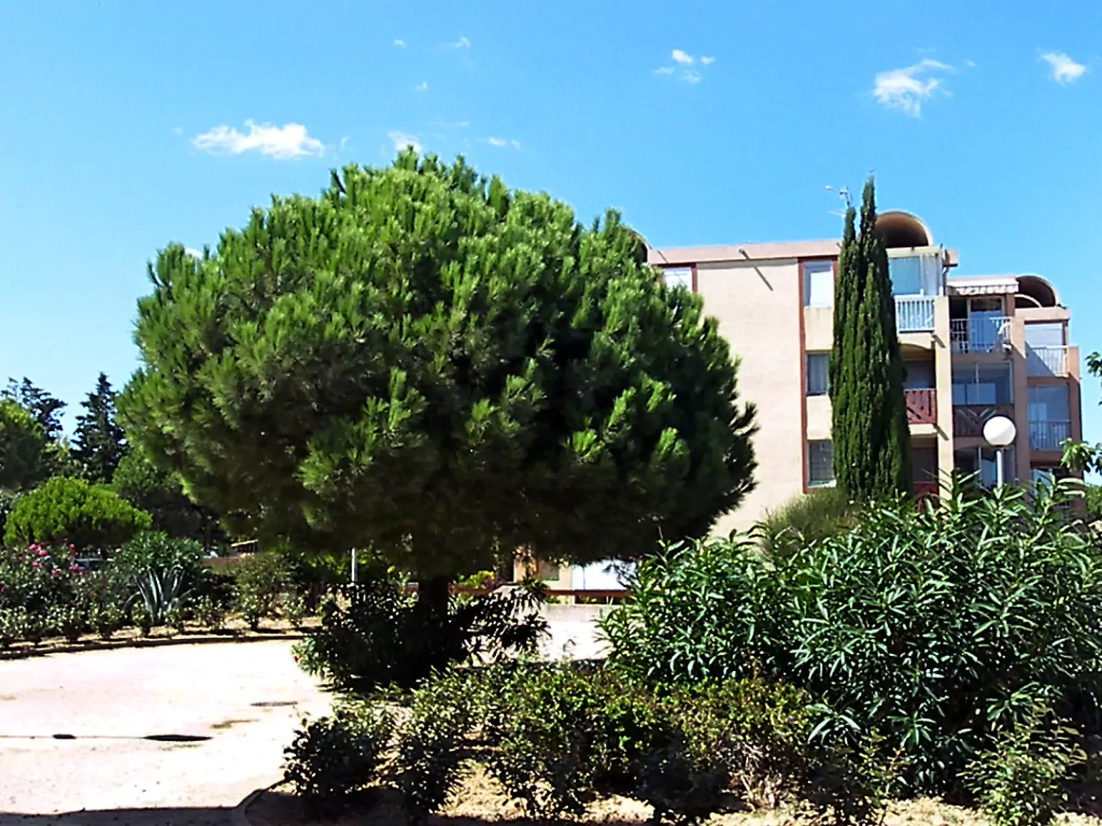 Les Portes de la Plage-Outside