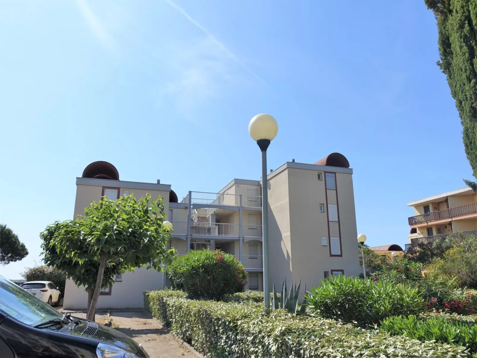 Les Portes de la Plage-Outside