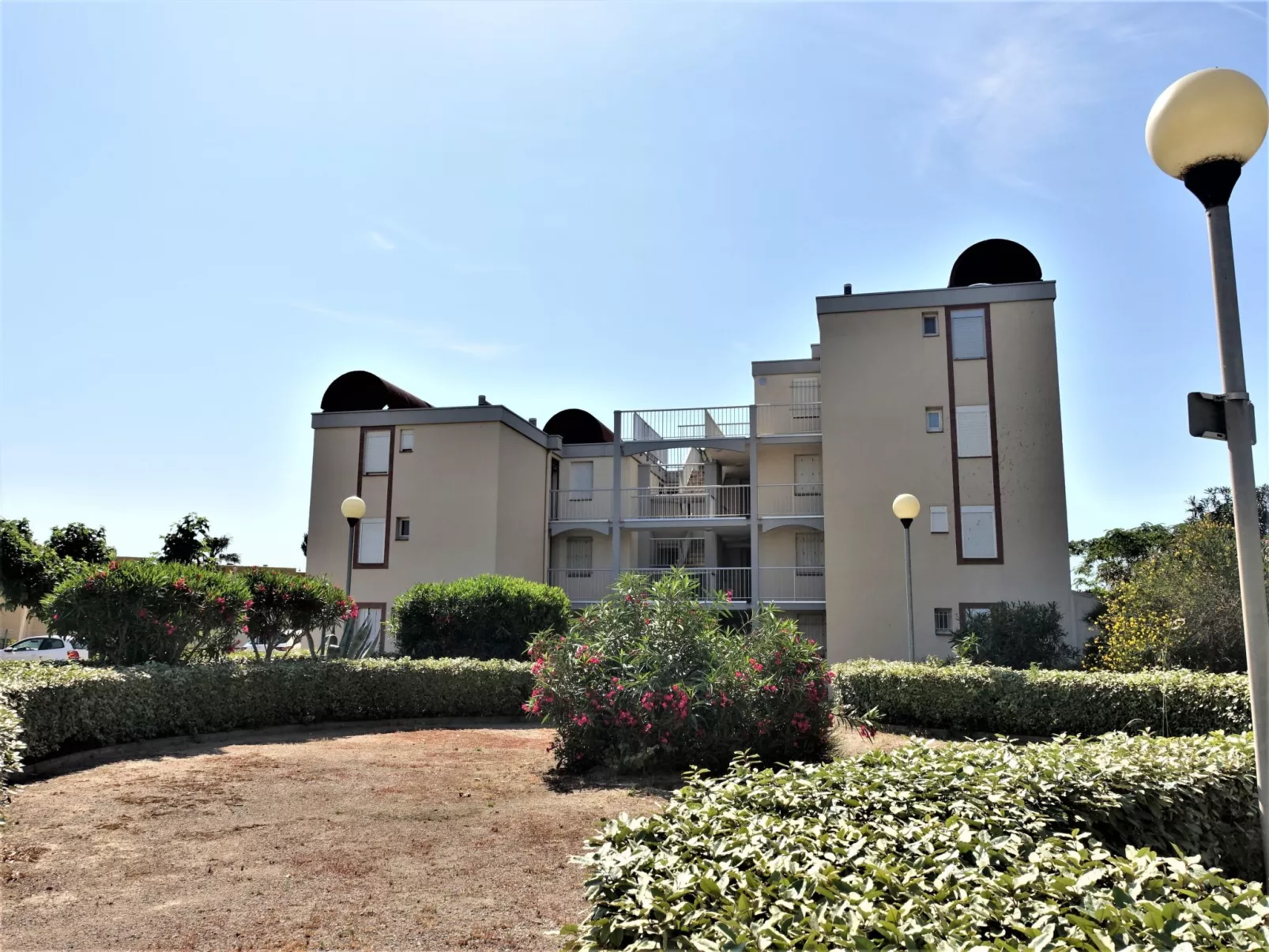 Les Portes de la Plage-Outside
