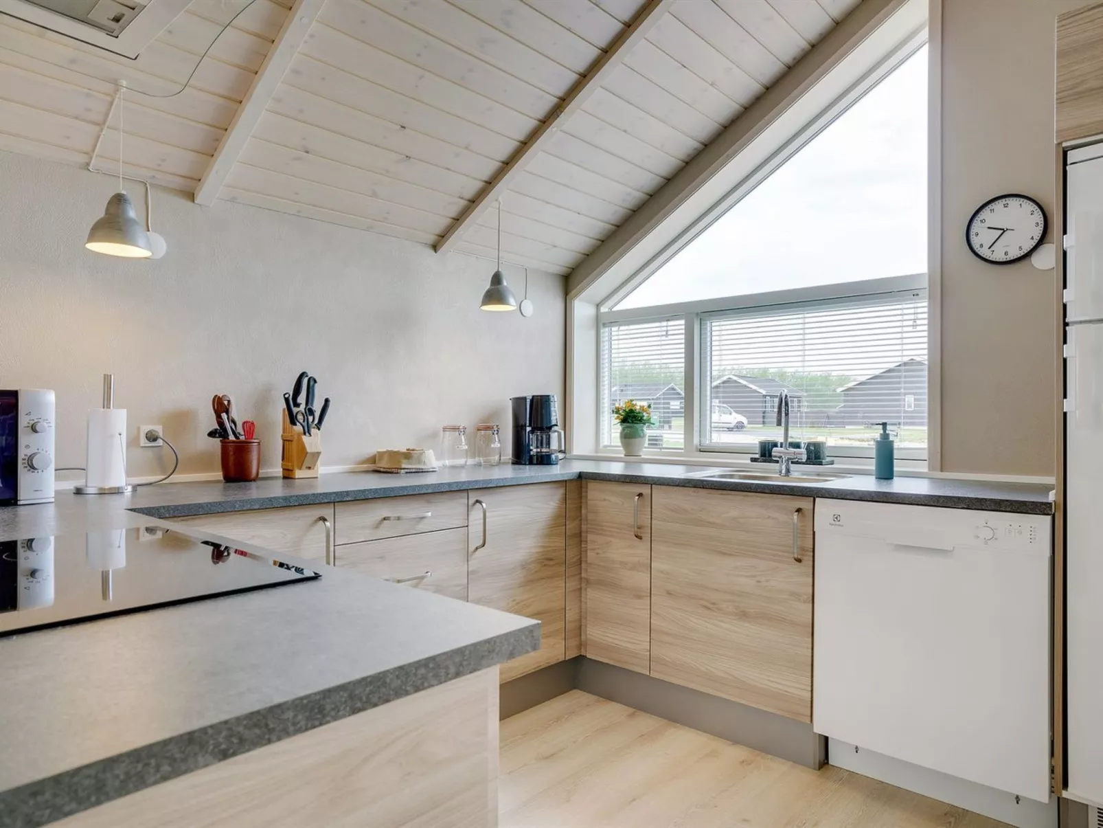 "Mirkka" - 1.5km from the sea-Inside
