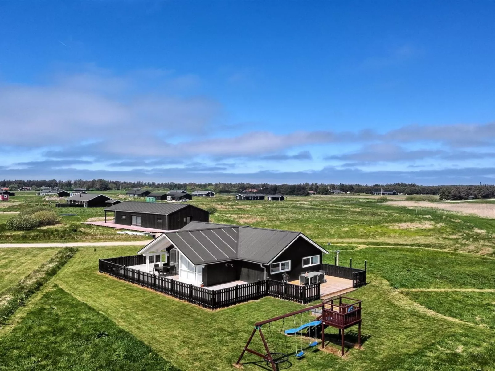 "Mirkka" - 1.5km from the sea-Outside