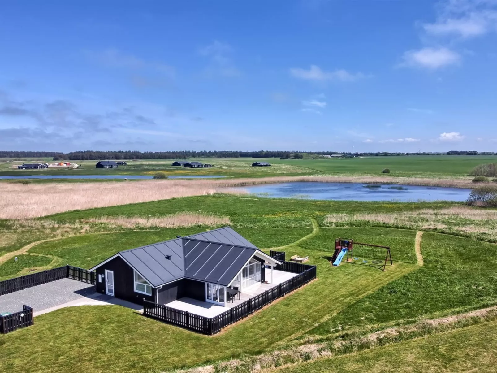 "Mirkka" - 1.5km from the sea-Outside