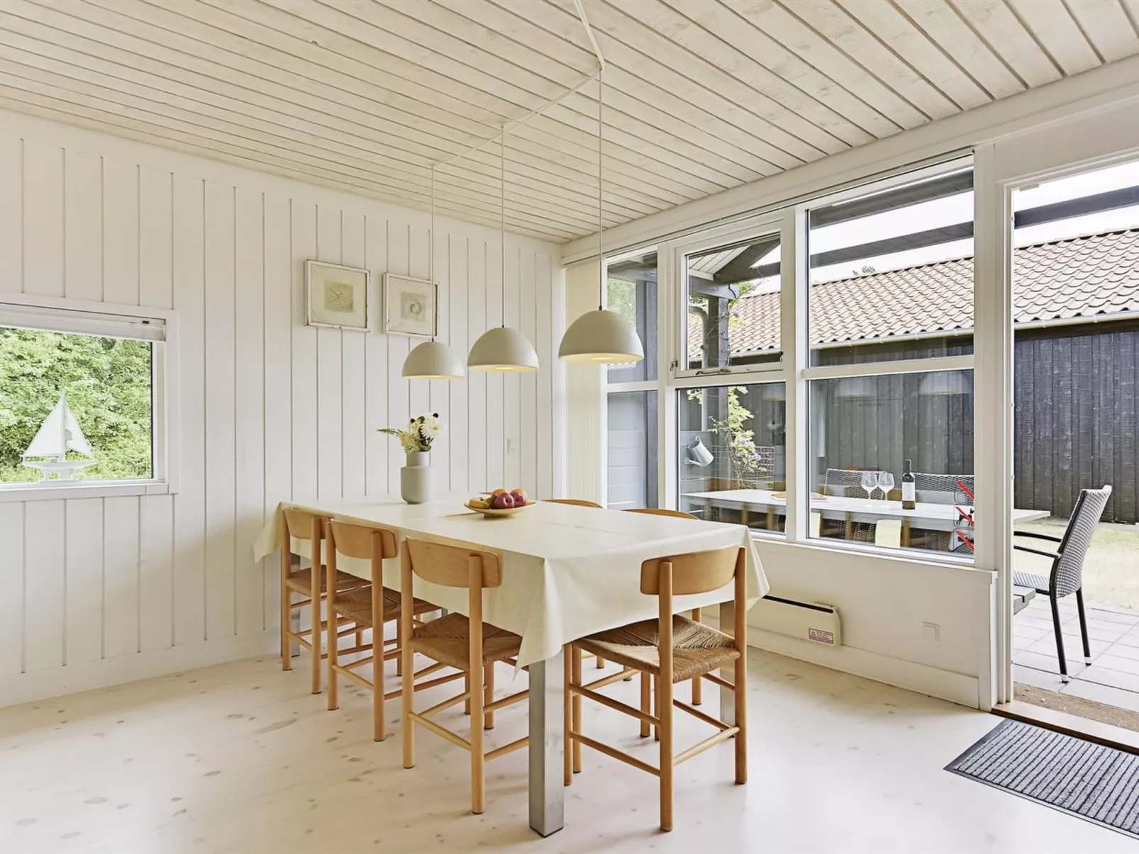 "Iolani" - 250m from the sea-Inside