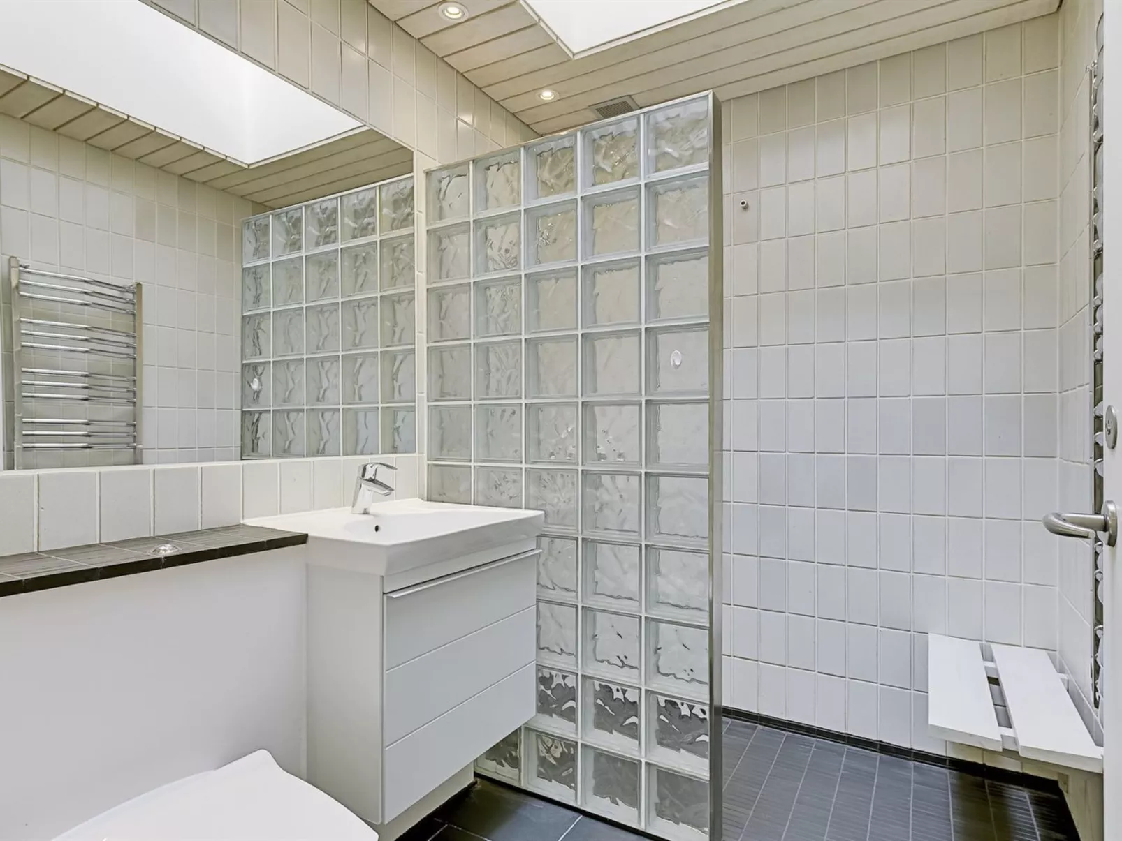 "Iolani" - 250m from the sea-Inside