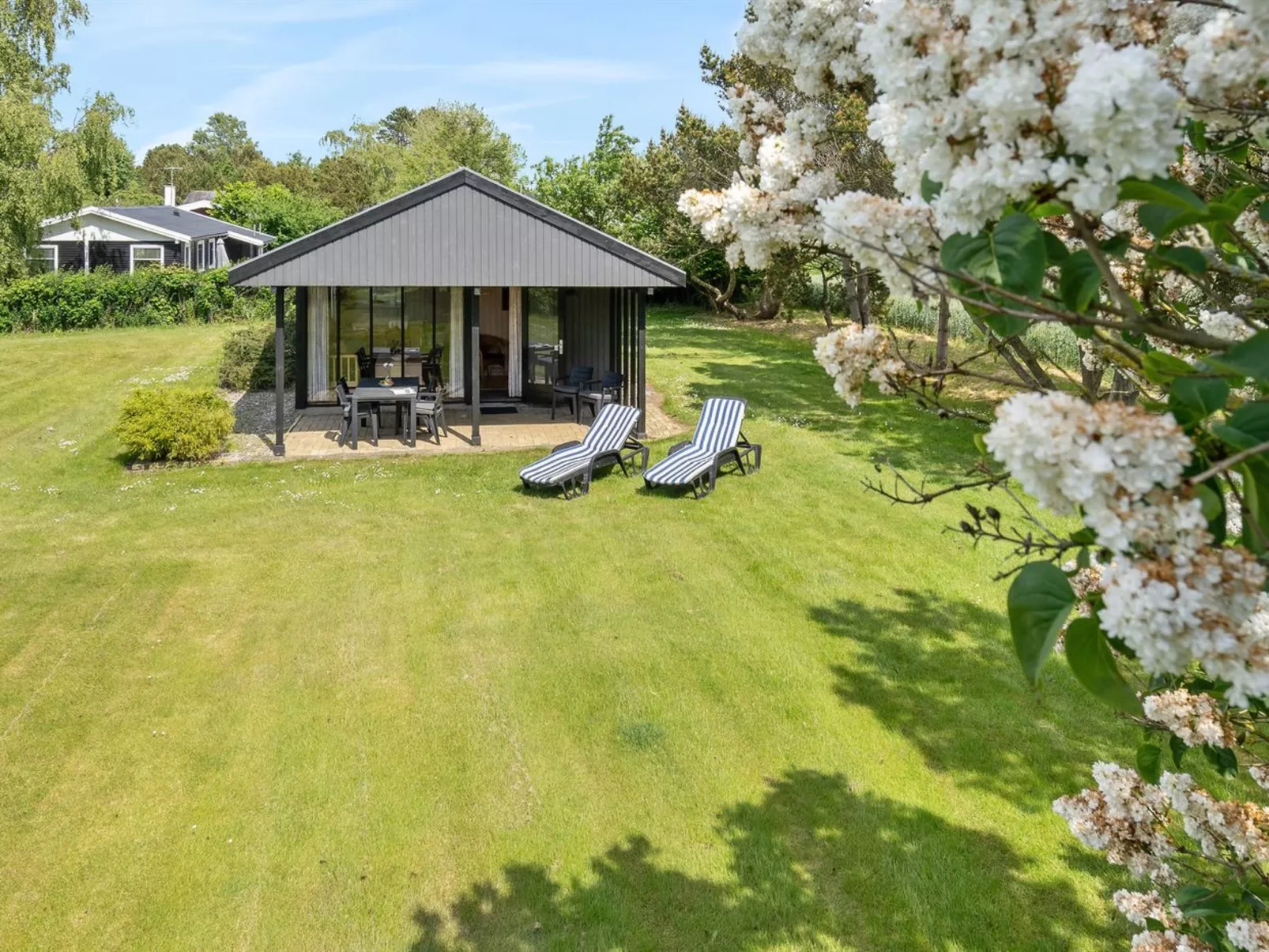 "Veljan" - 400m from the sea-Outside