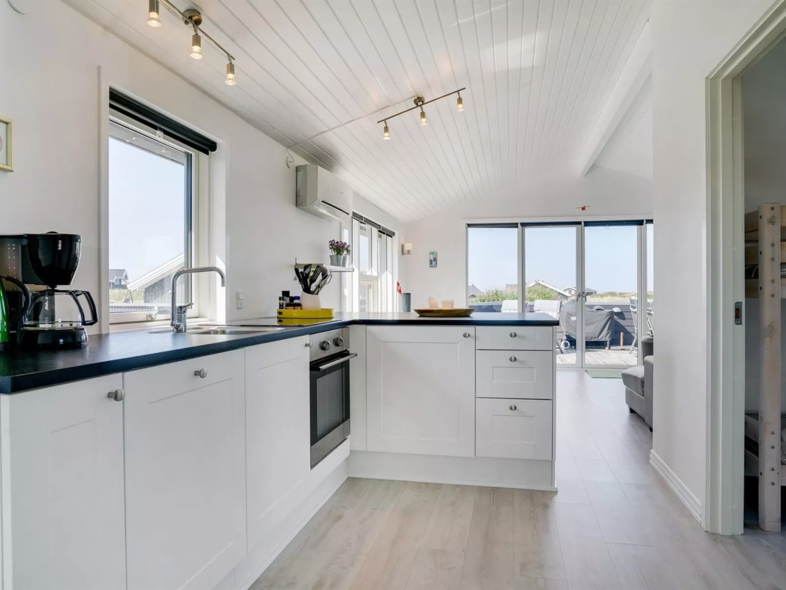 "Aviana" - 175m from the sea-Inside