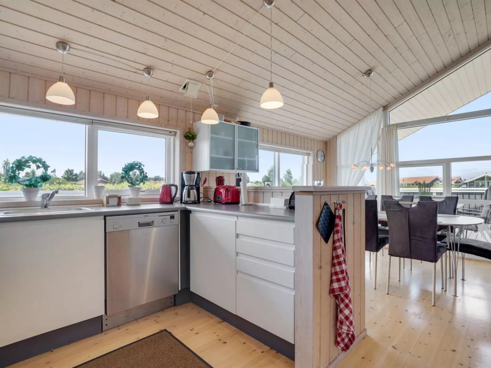 "Swanhild" - 900m from the sea-Inside