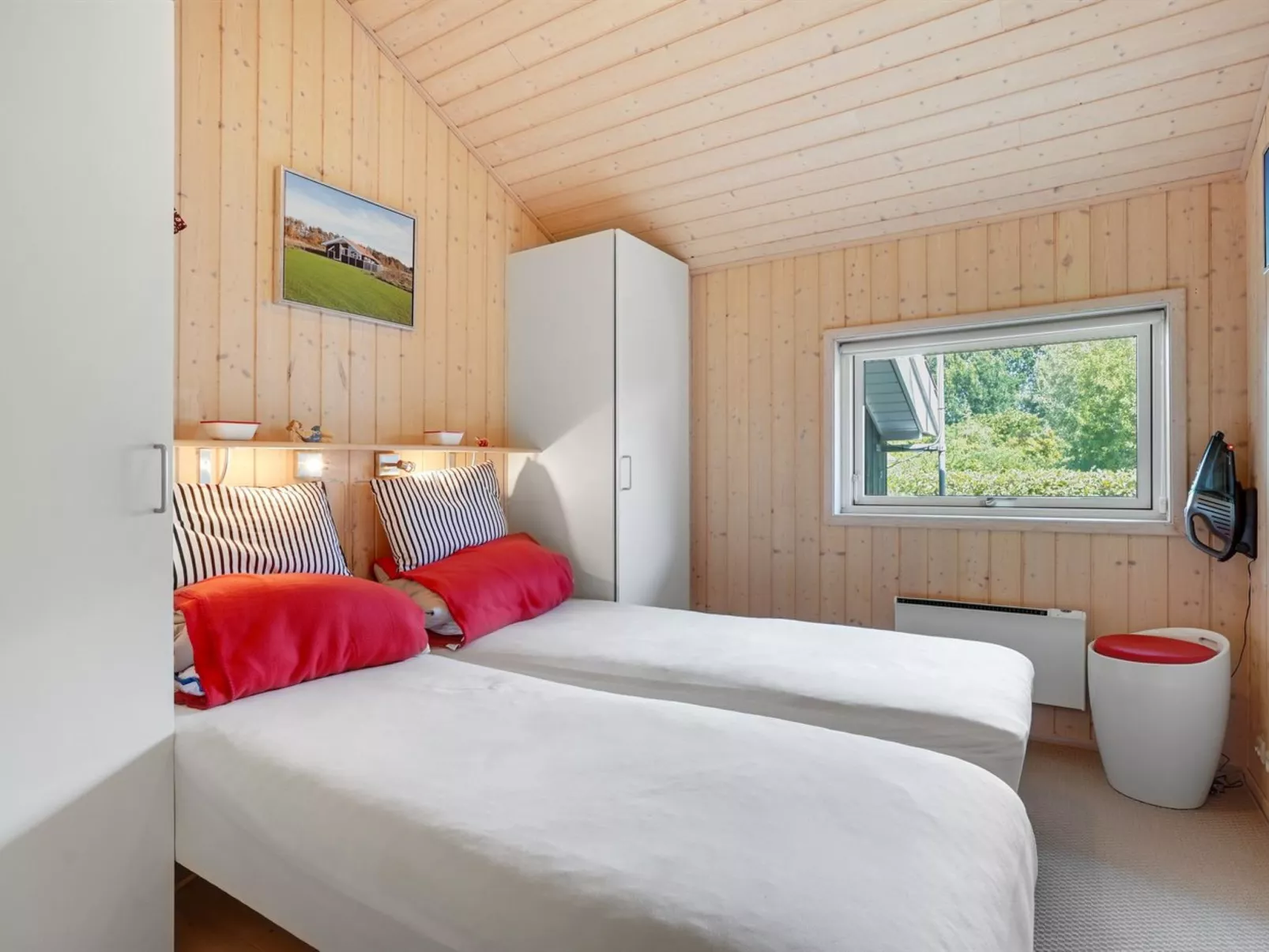 "Swanhild" - 900m from the sea-Inside