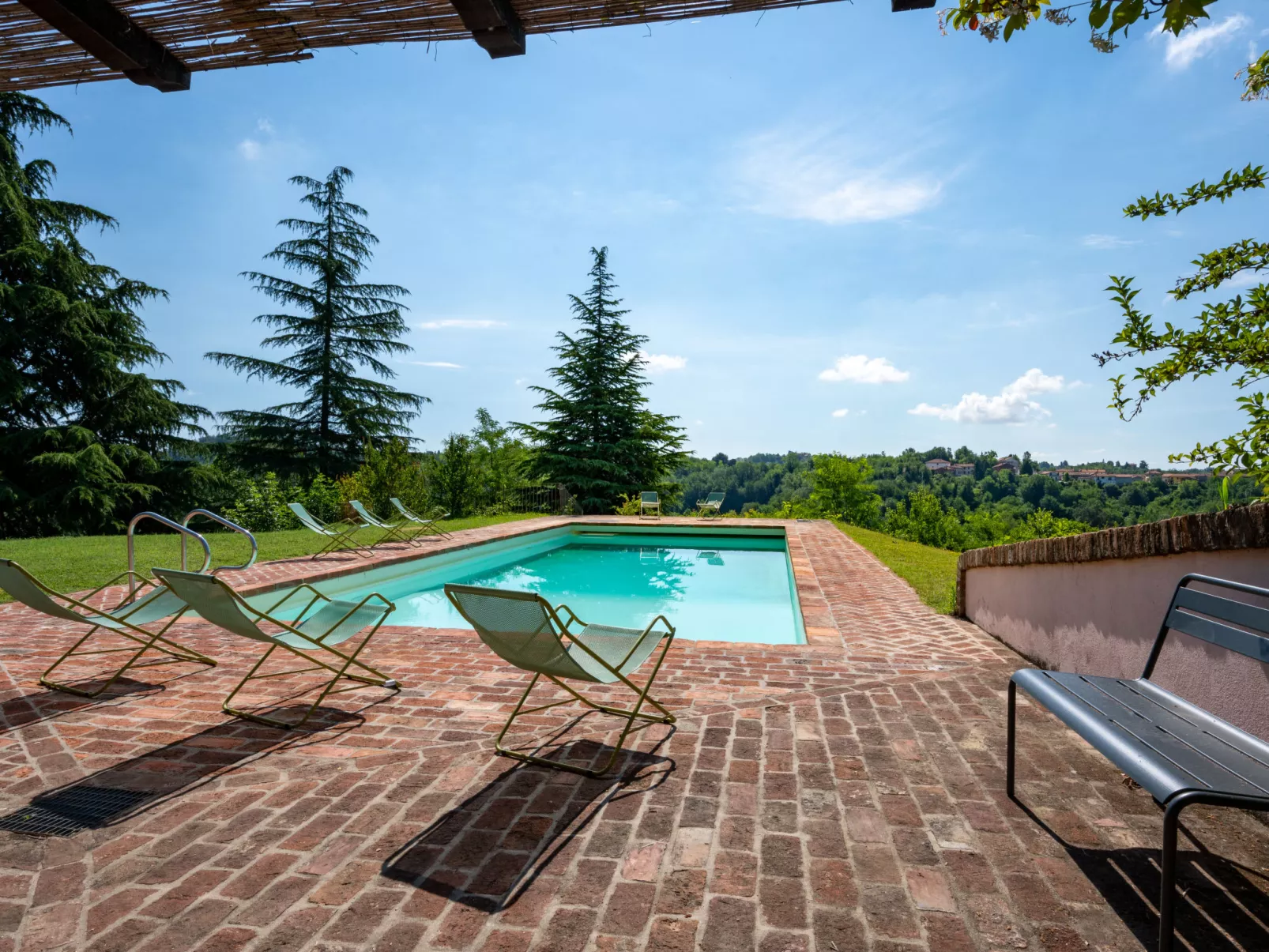 Bric del Vento-Outside