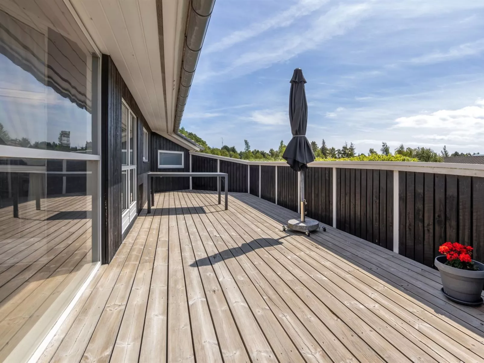 "Swanhild" - 900m from the sea-Outside