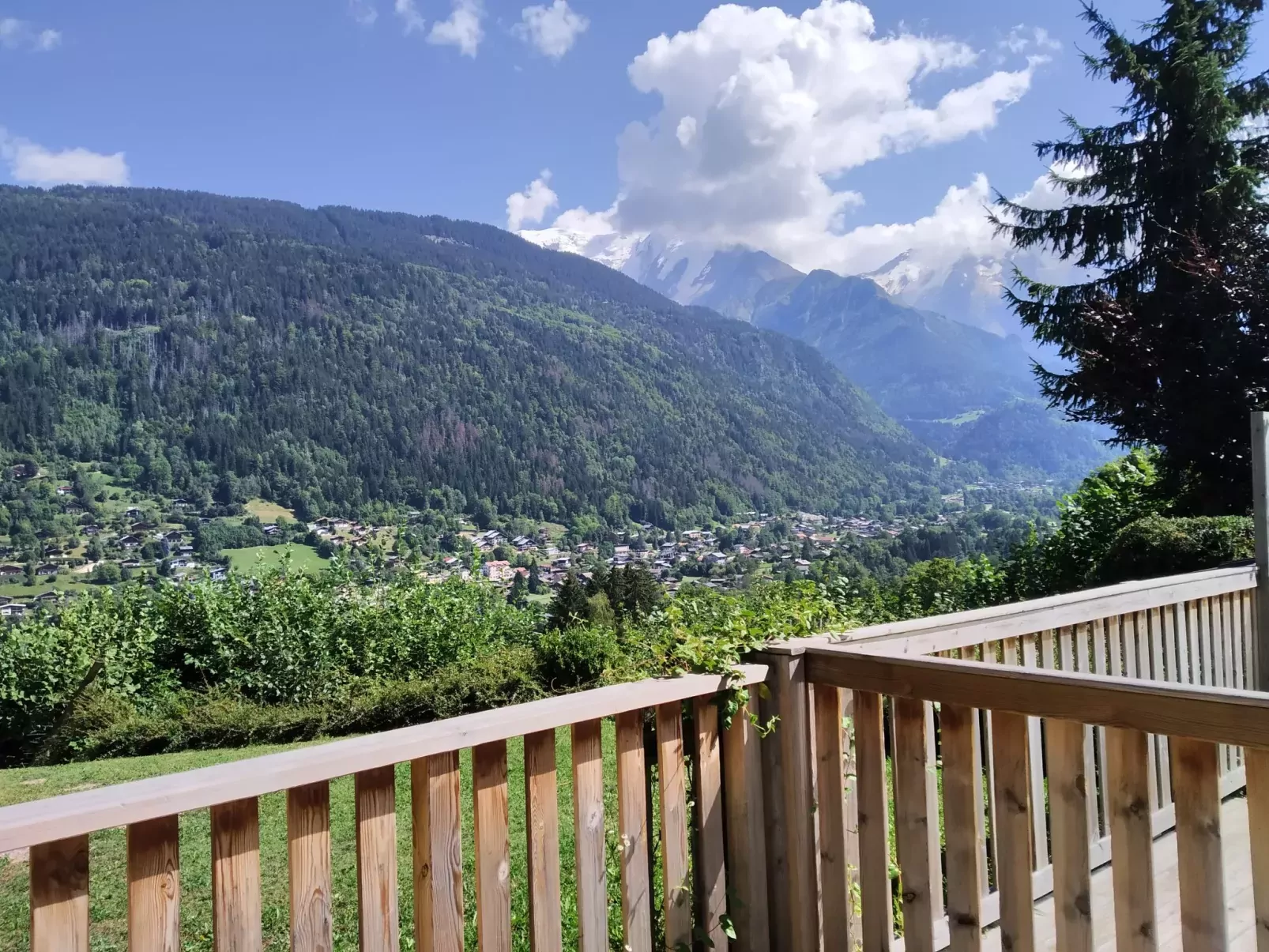 Le clos Alpin-Outside