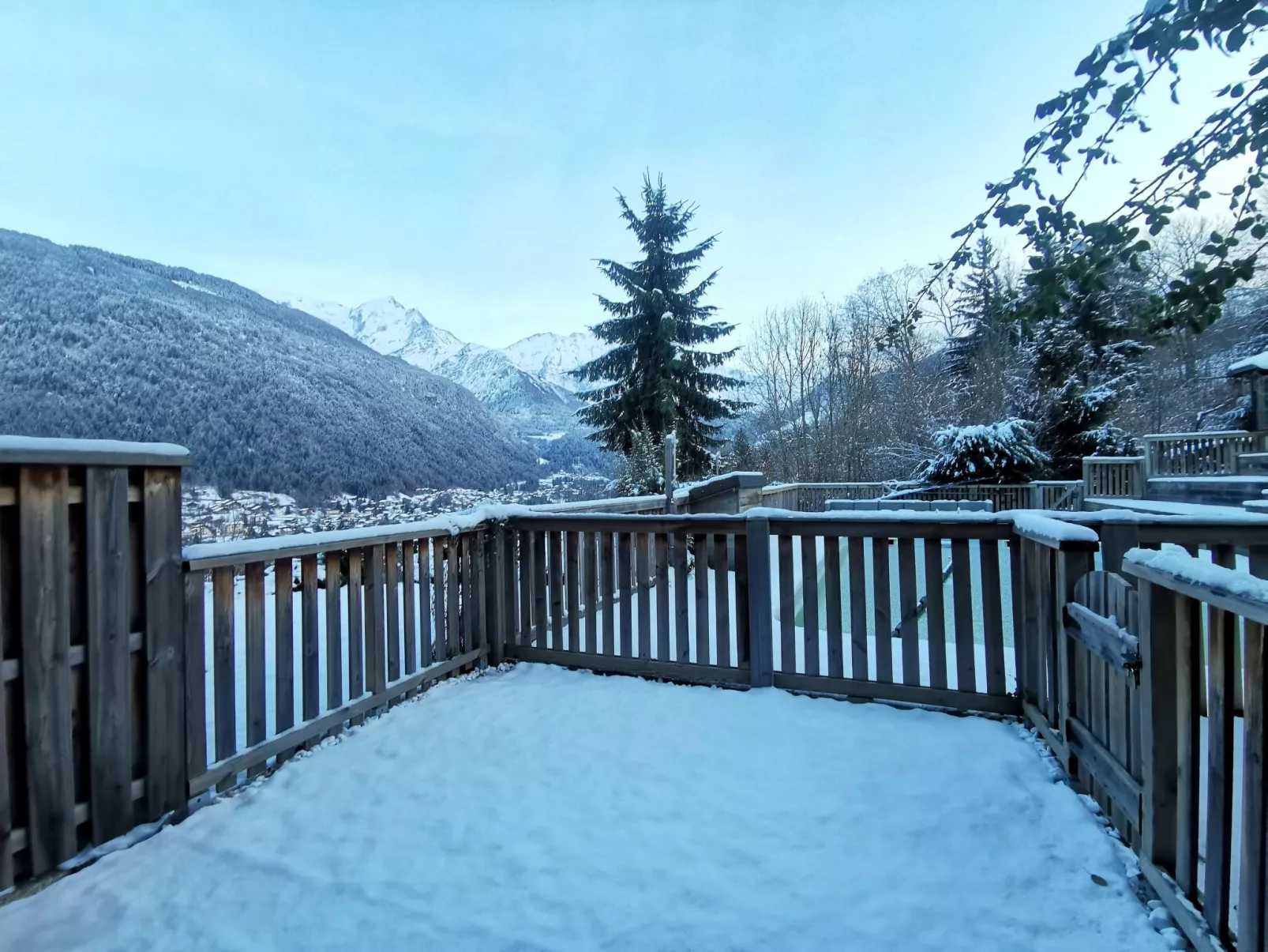 Le clos Alpin-Outside