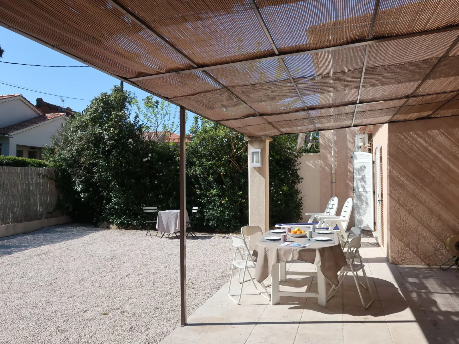 Le Pilon-Outside