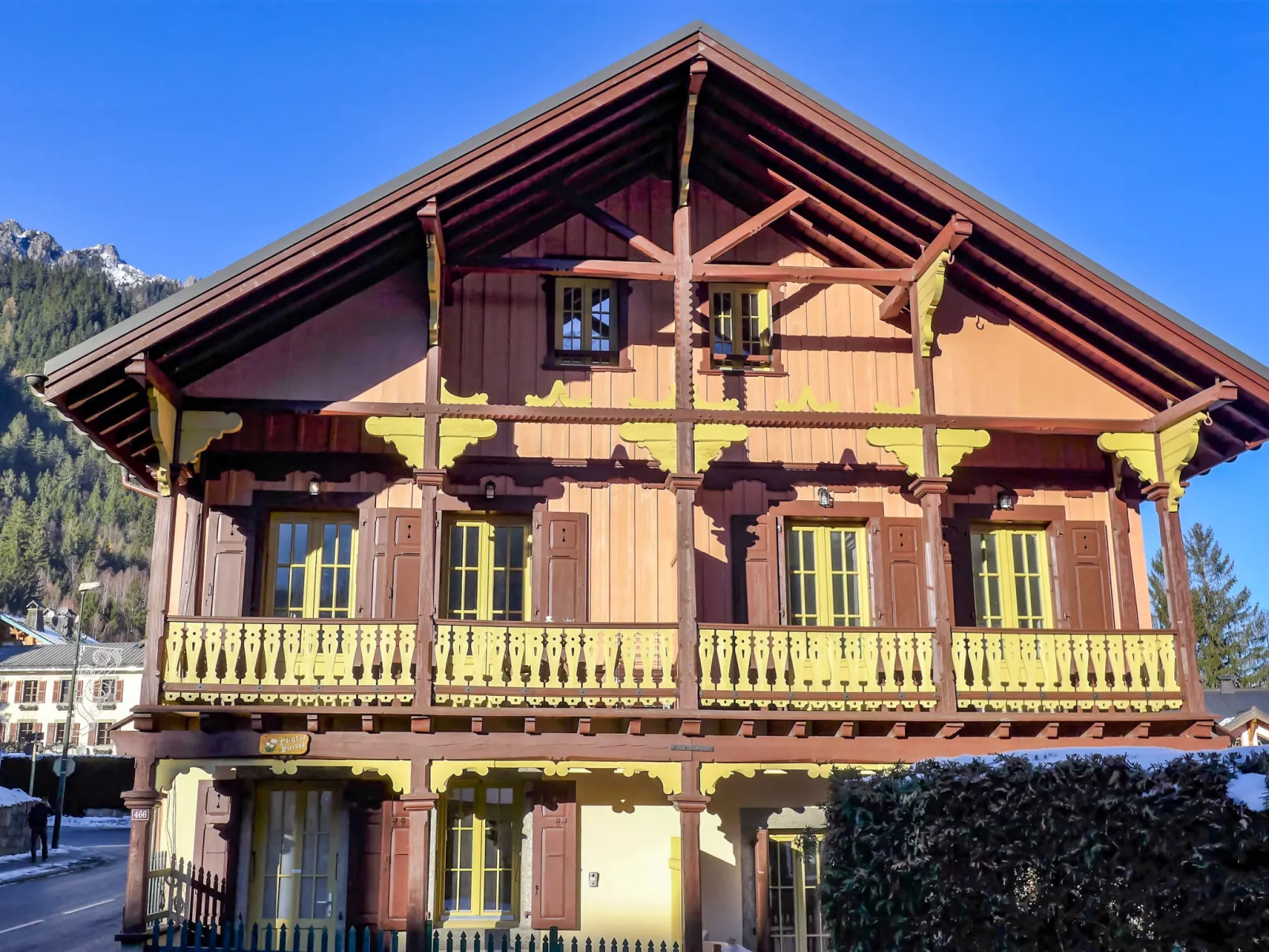 Le Chalet Suisse-Dehors