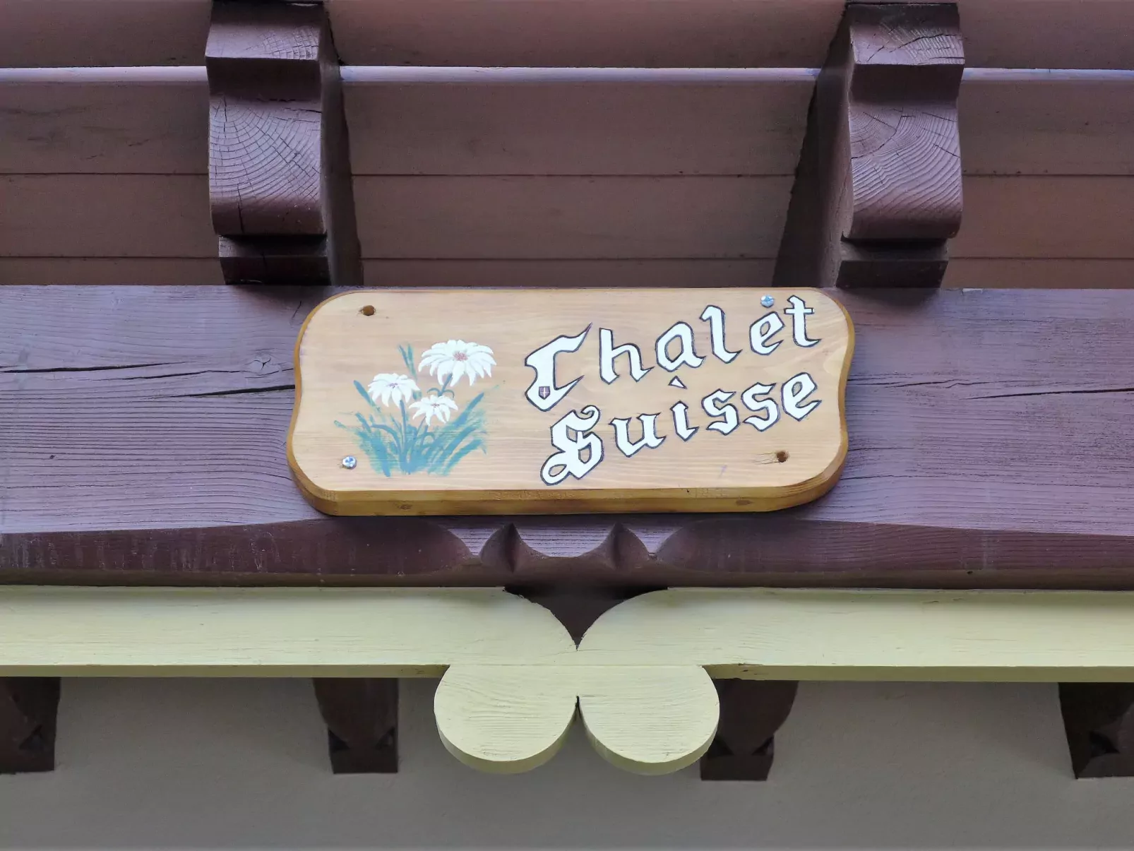 Le Chalet Suisse-Dehors