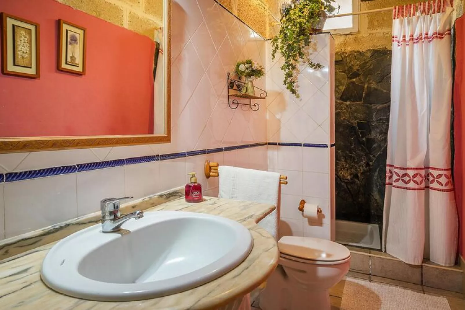 Mango-Bathroom