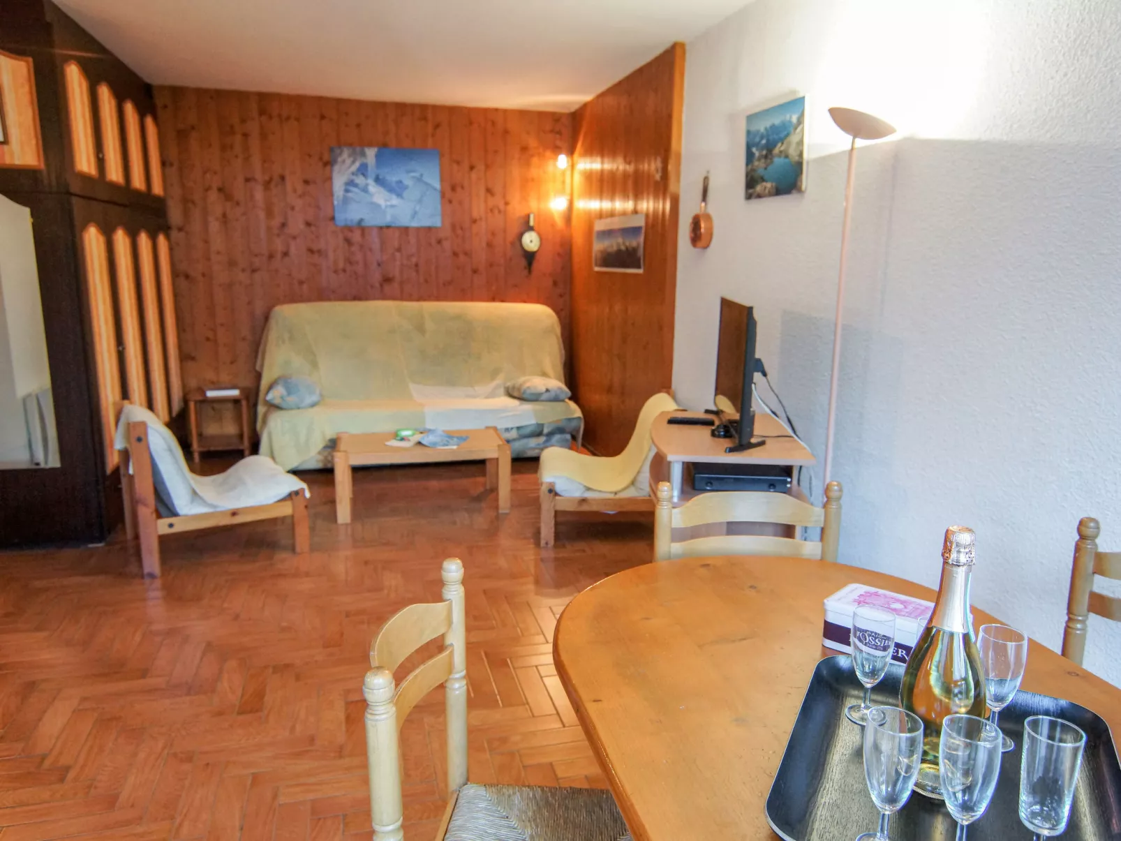 Le Prarion-Inside