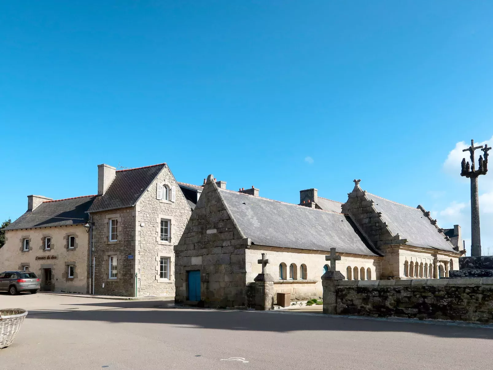 Le Manoir-Area