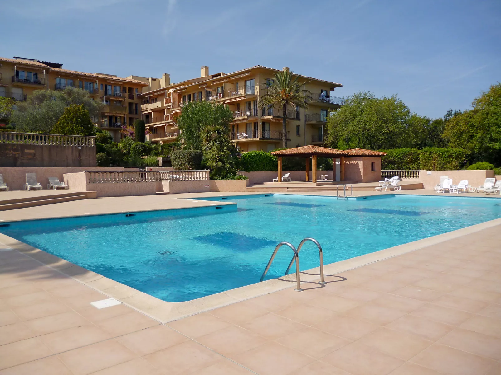 Eden Parc-Outside