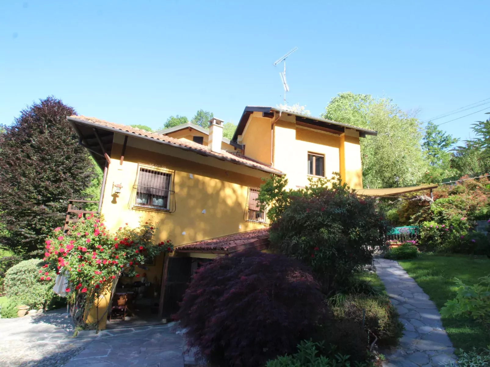 La Furnaseta-Outside