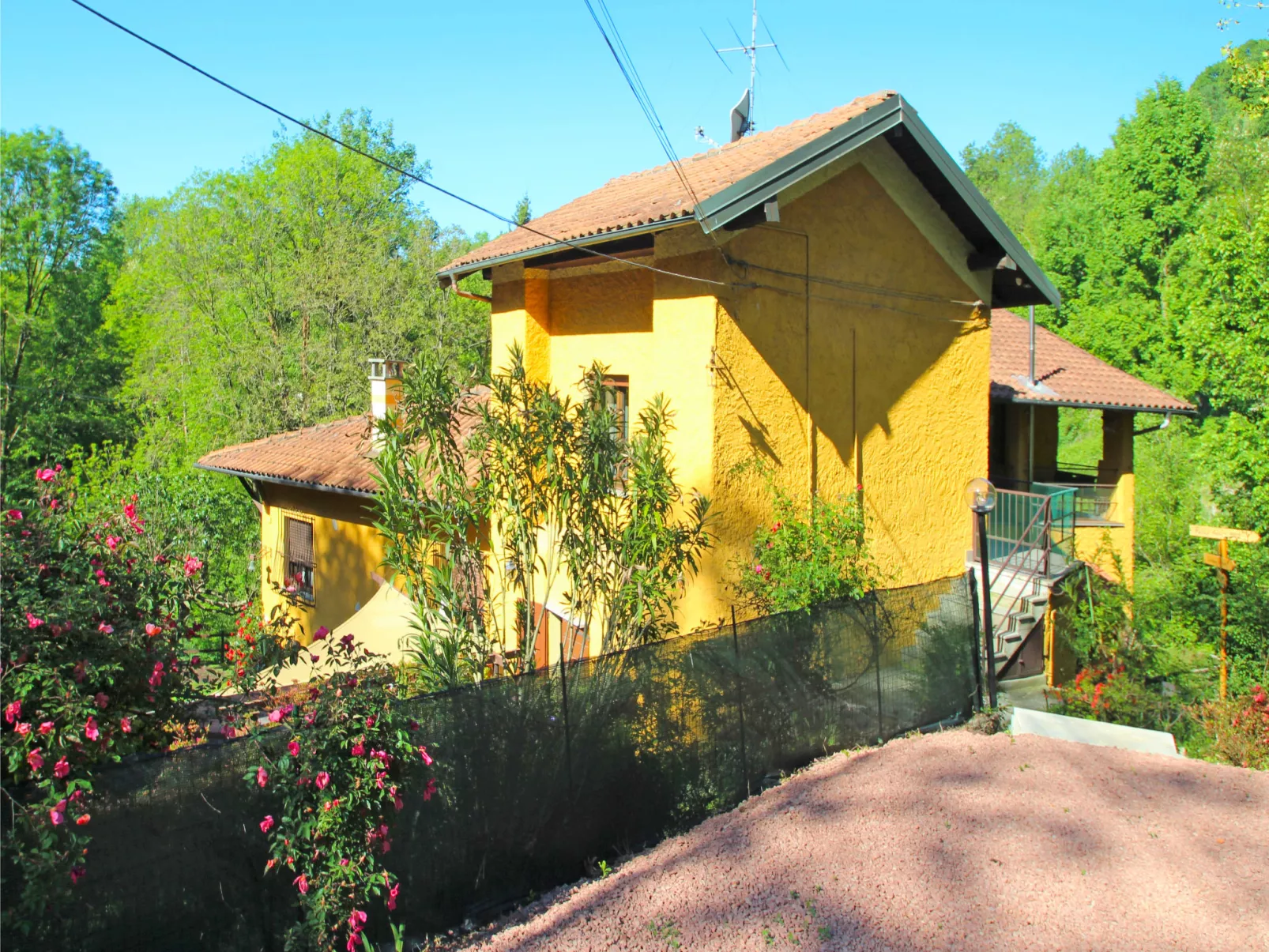 La Furnaseta-Outside