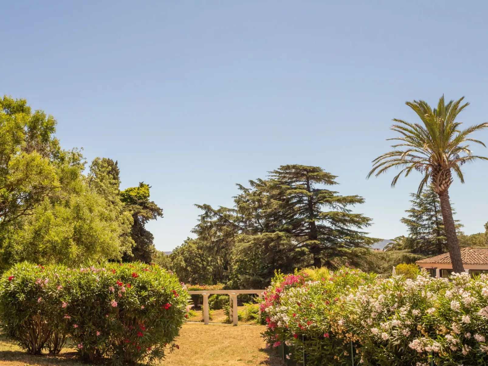 Les Parcs de Grimaud-Outside