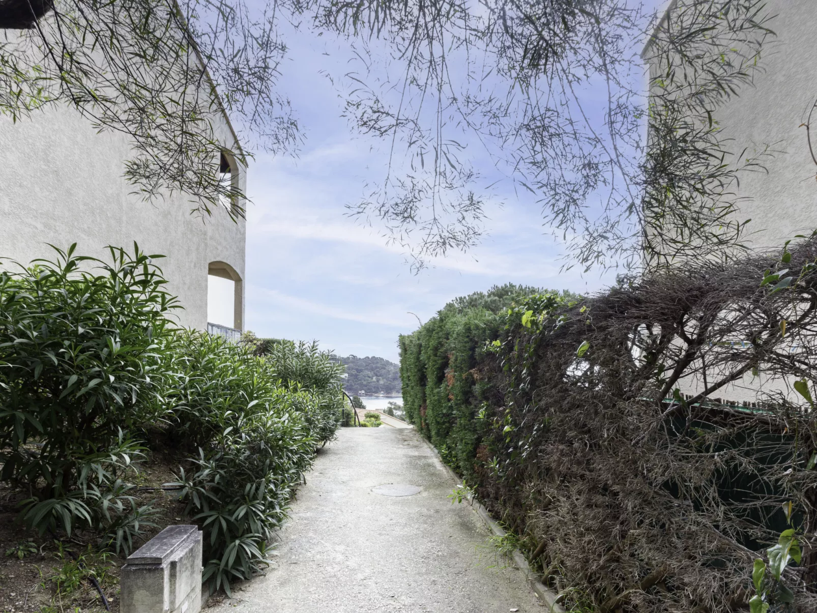 Le Paradou-Outside