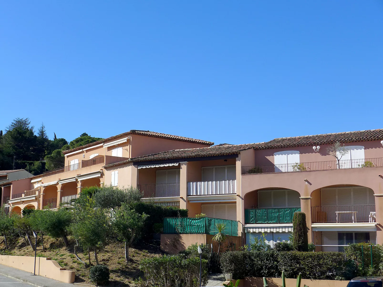 Le Thalassa 1-Outside