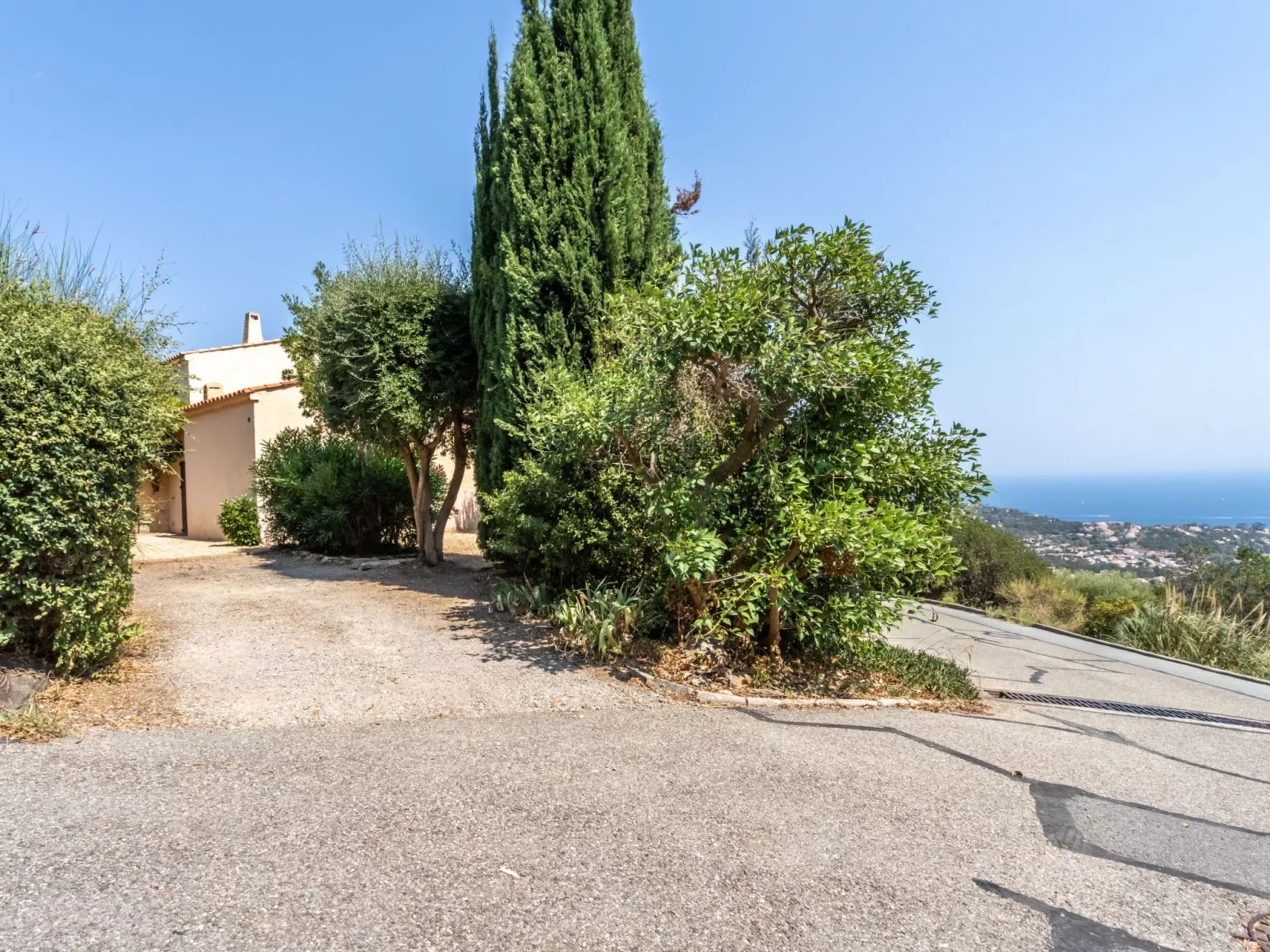 Domaine des Collieres-Outside