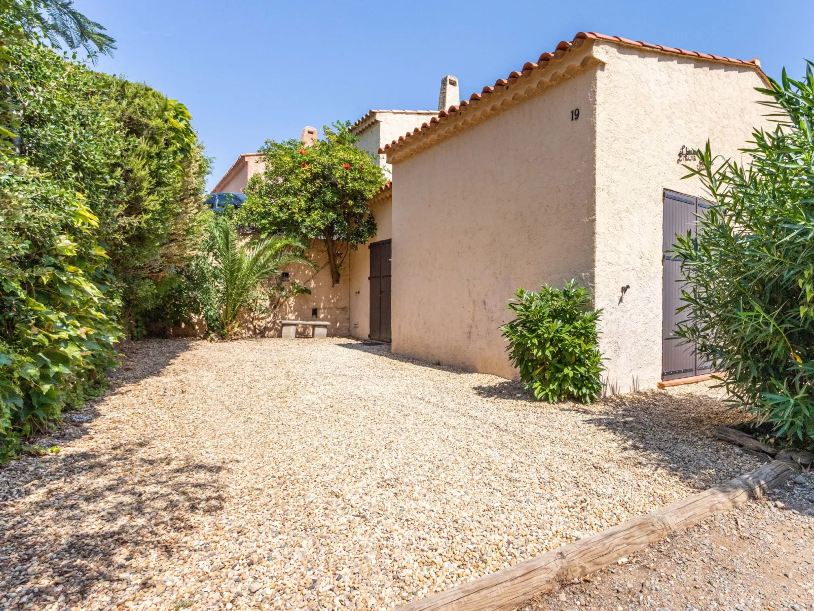 Domaine des Collieres-Outside