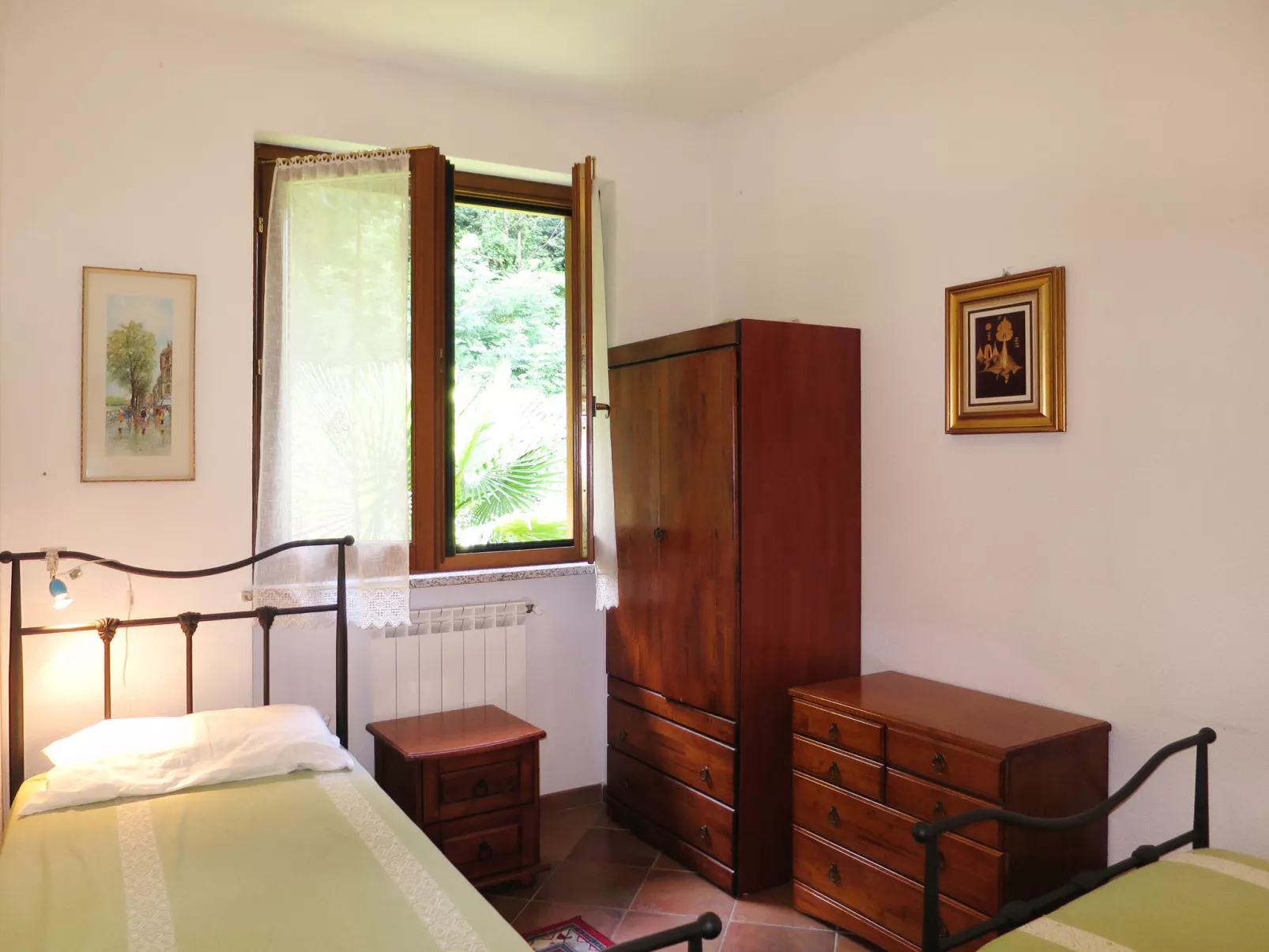 La Rocca-Inside
