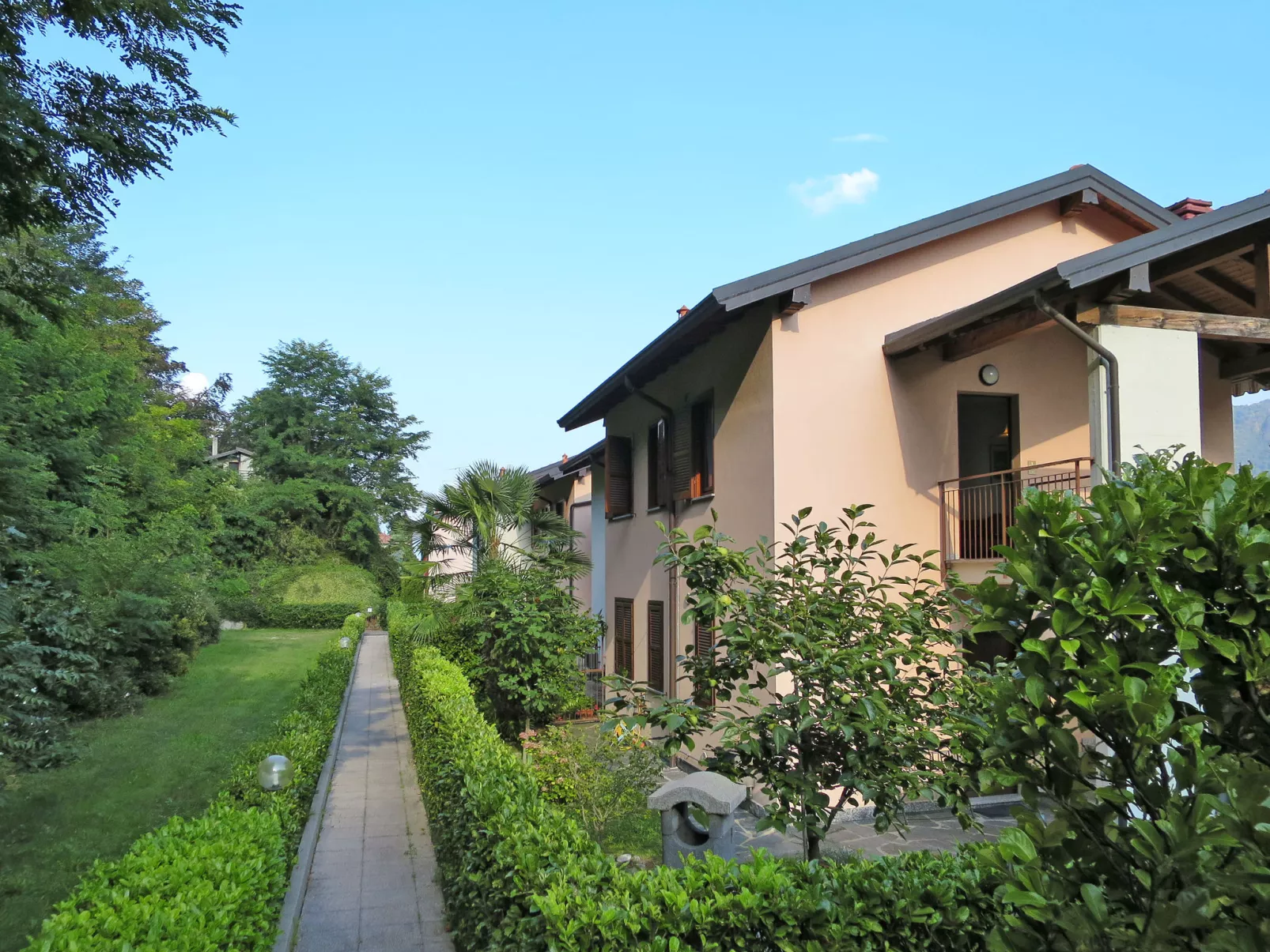 La Rocca-Outside