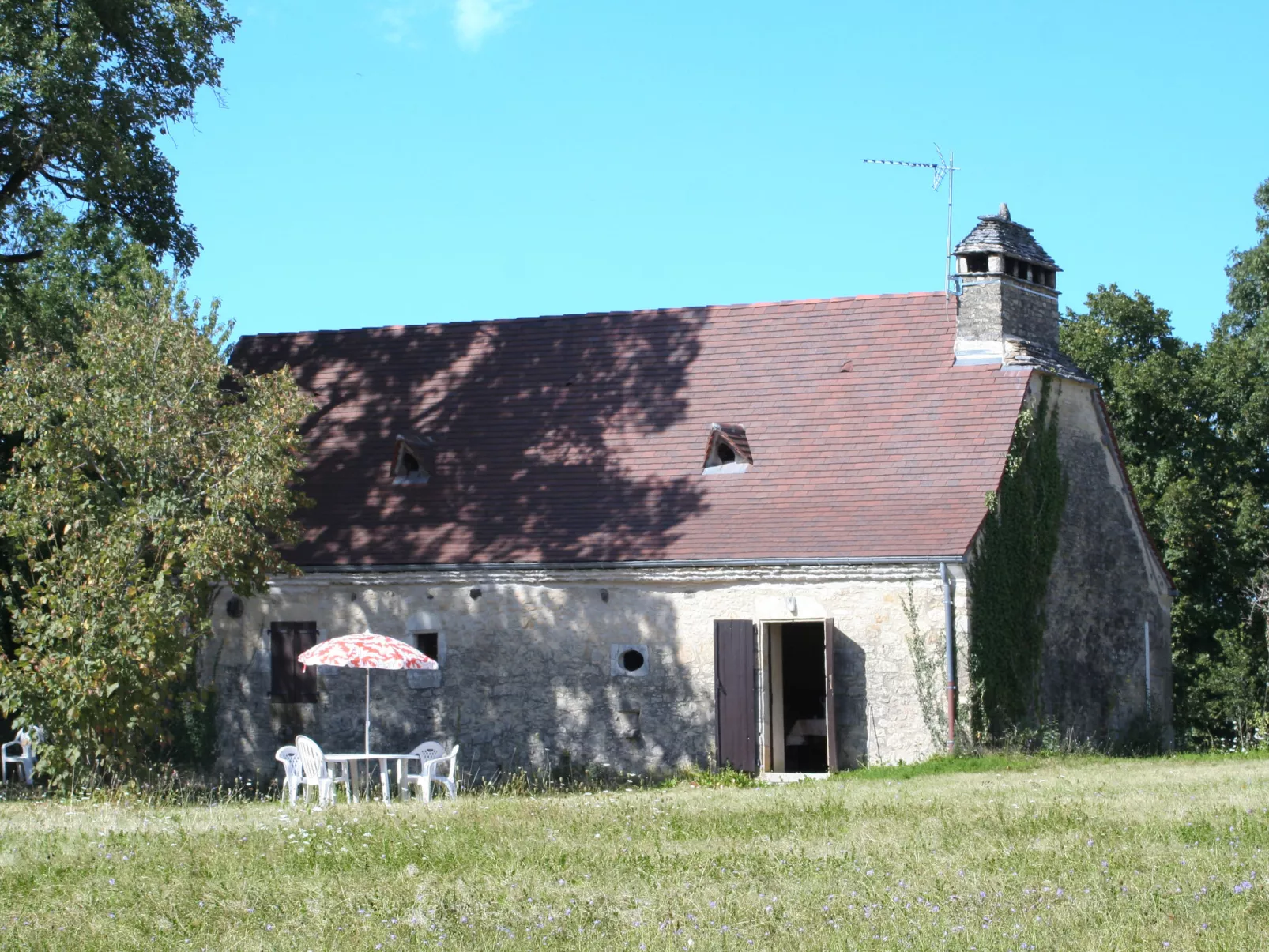 Le Petit Gîte-Outside