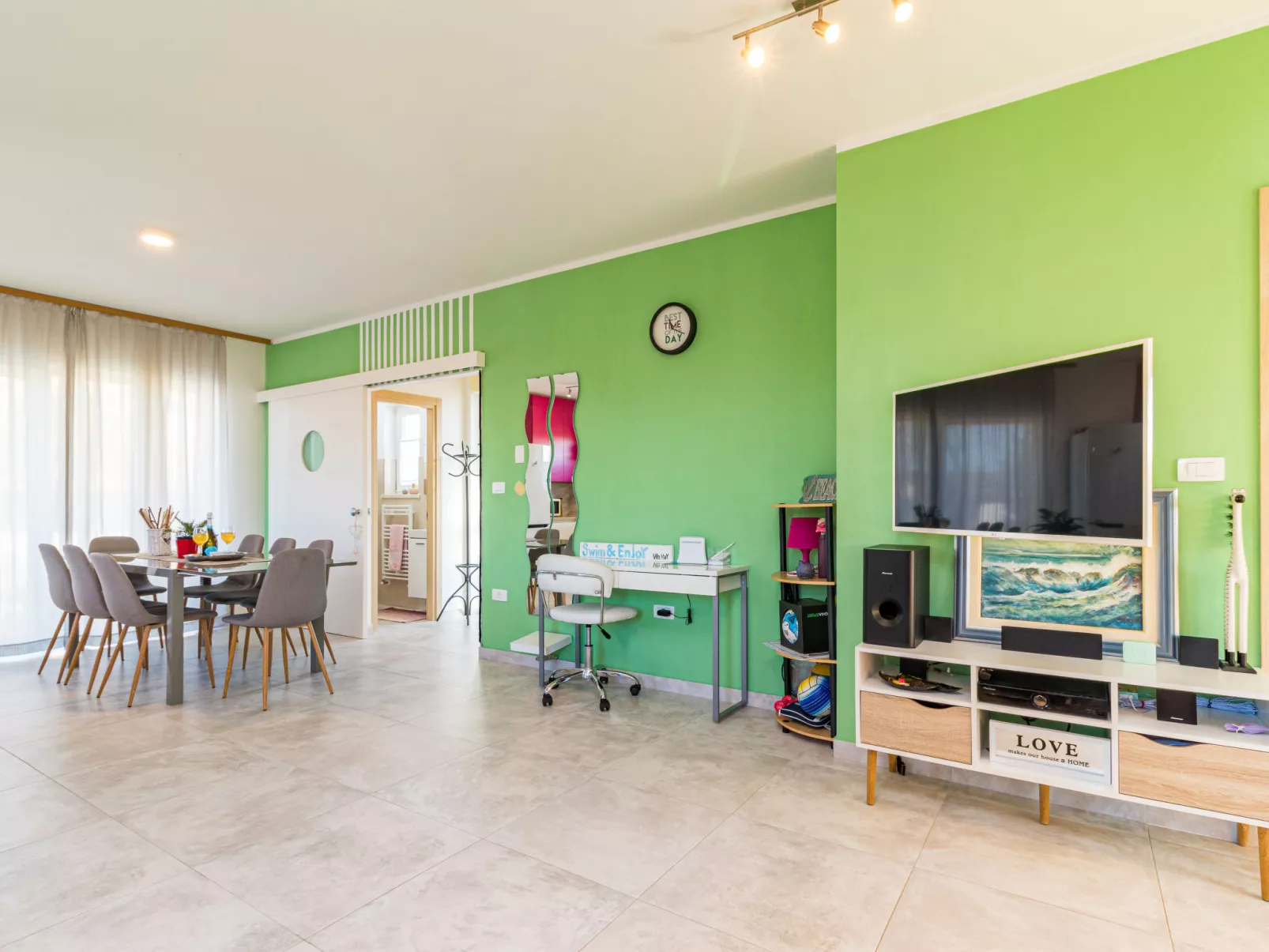 Villa May-Inside