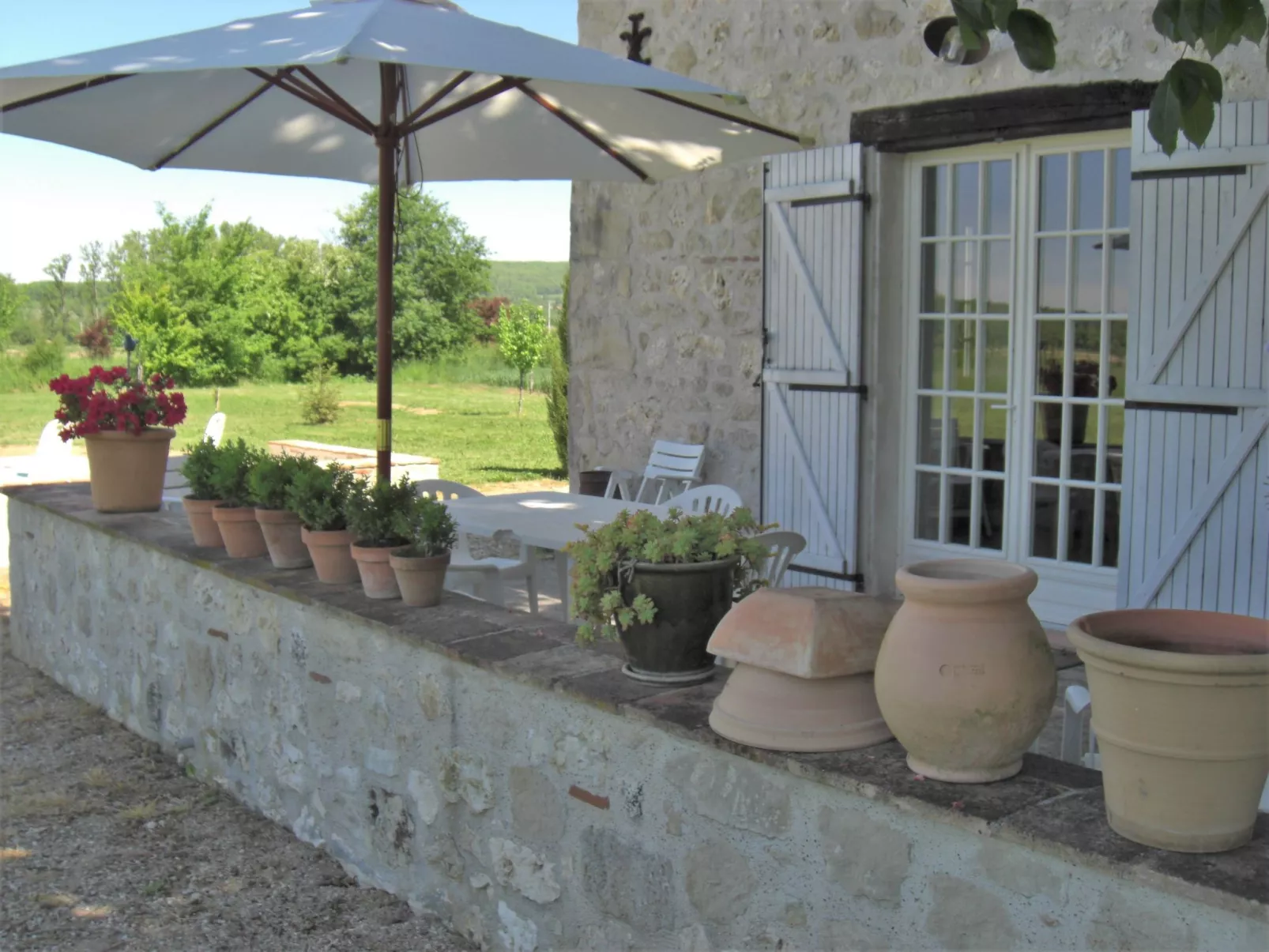 Bouvignou-Outside