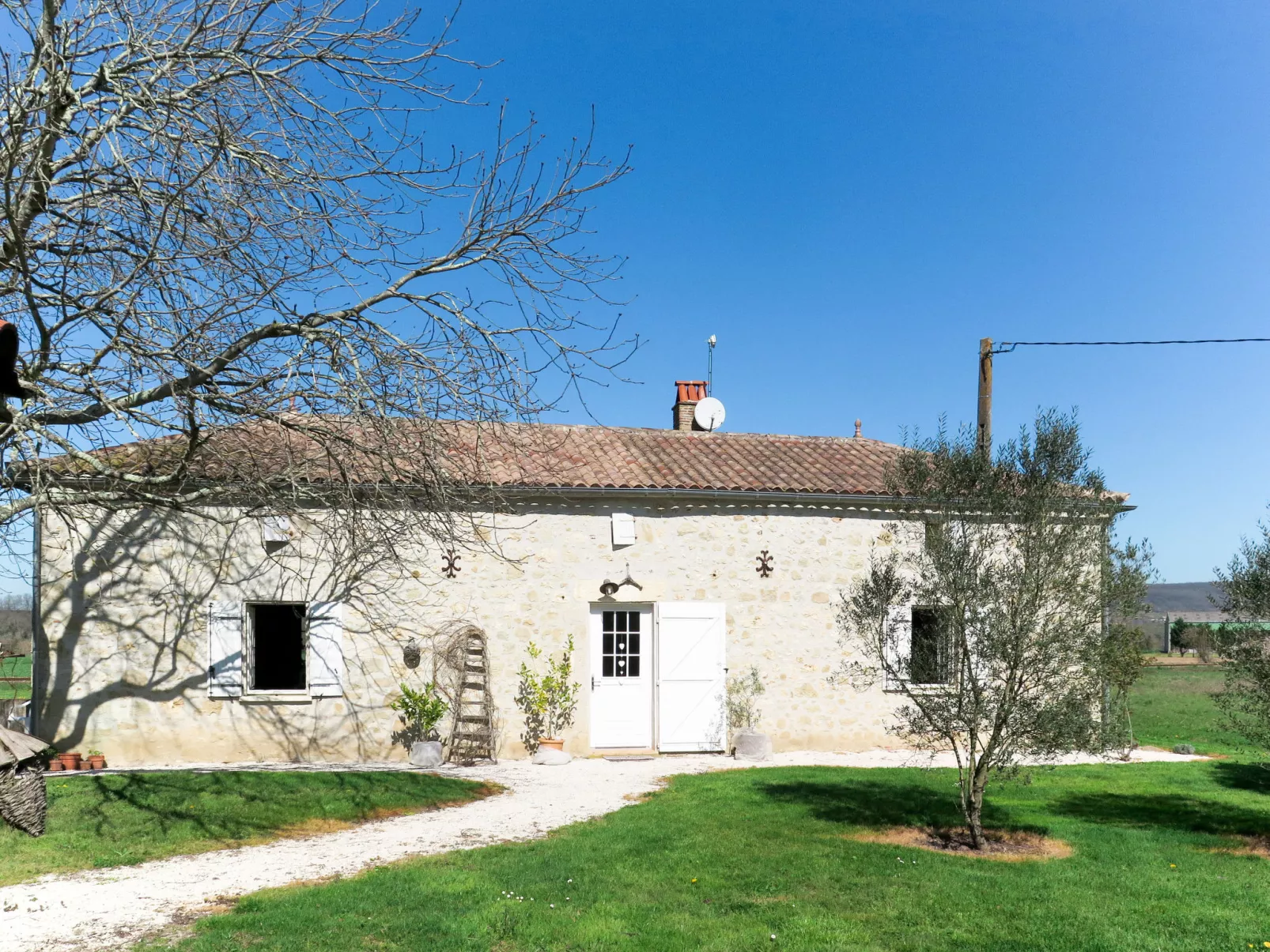 Bouvignou-Outside