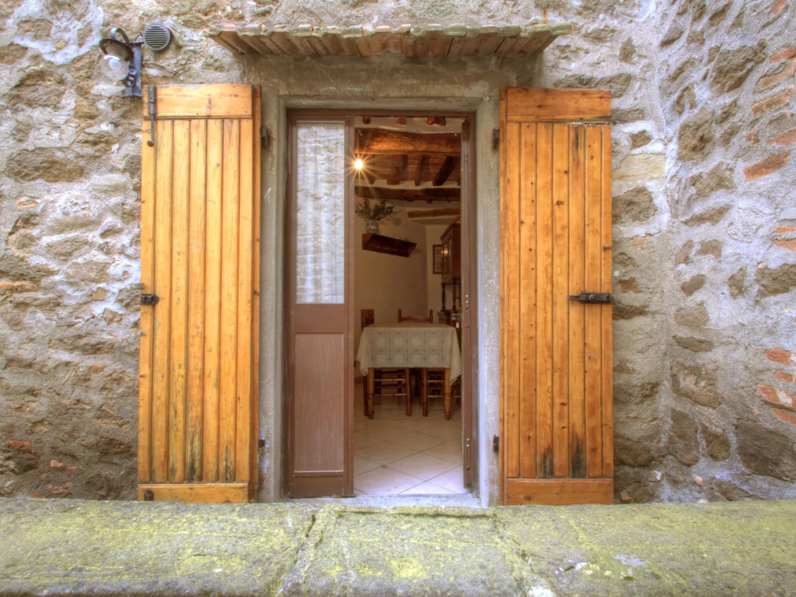 Via Vannocci-Outside