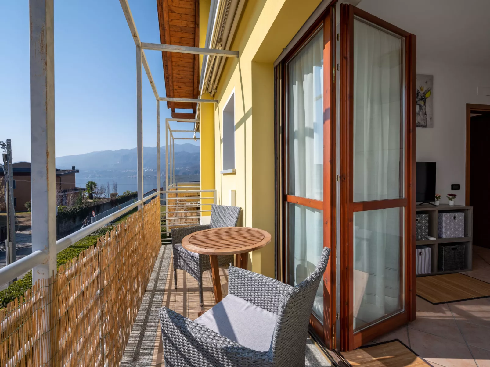 Borgo San Giulio-Draußen