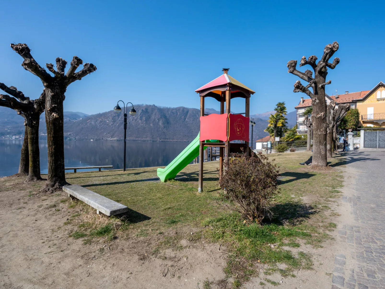 Borgo San Giulio-Draußen