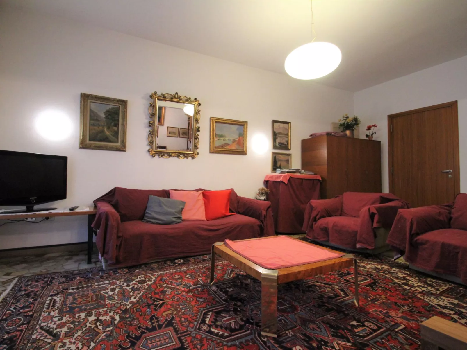 Lungolago-Inside