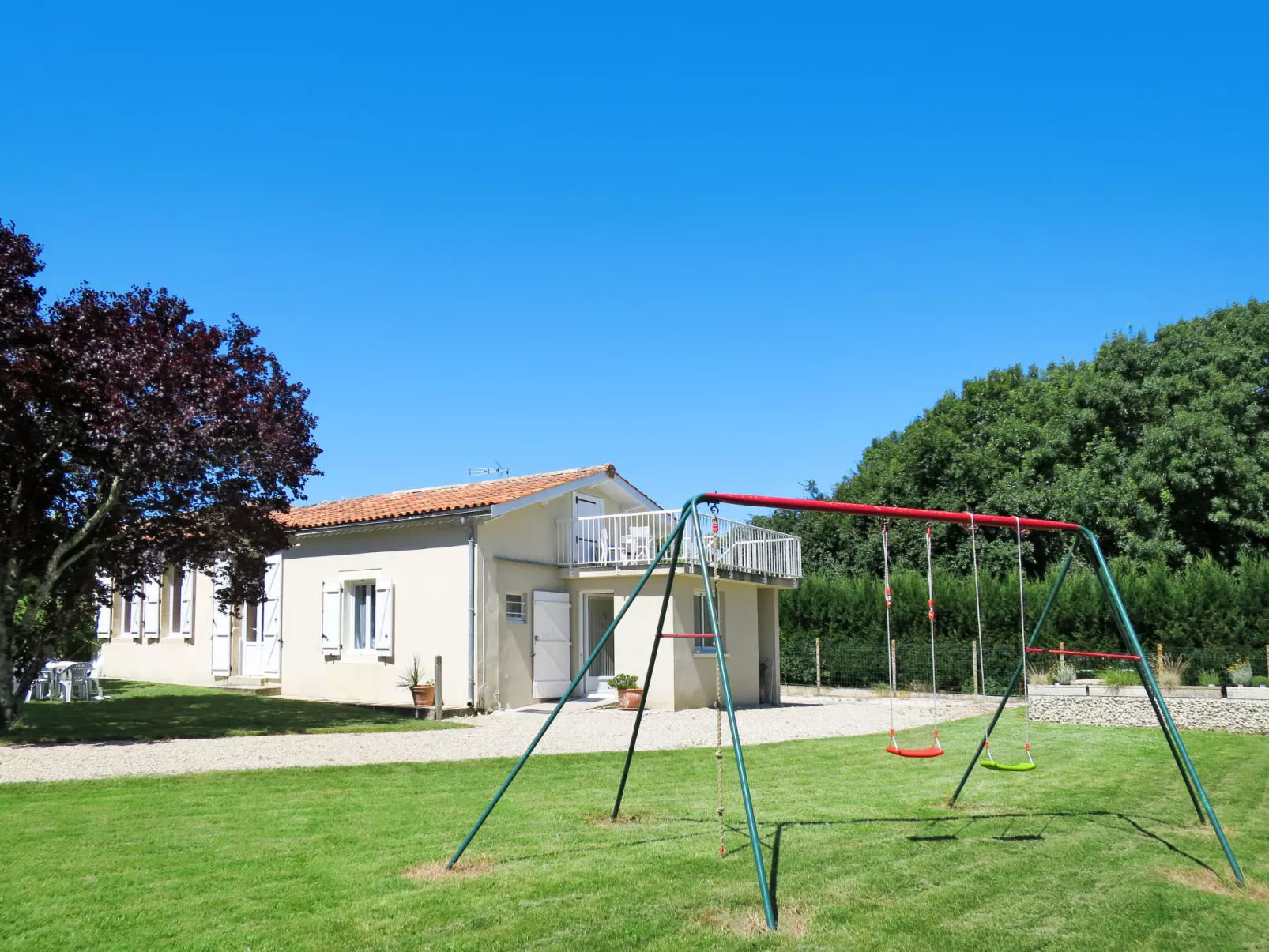 L‘Estuaire-Outside