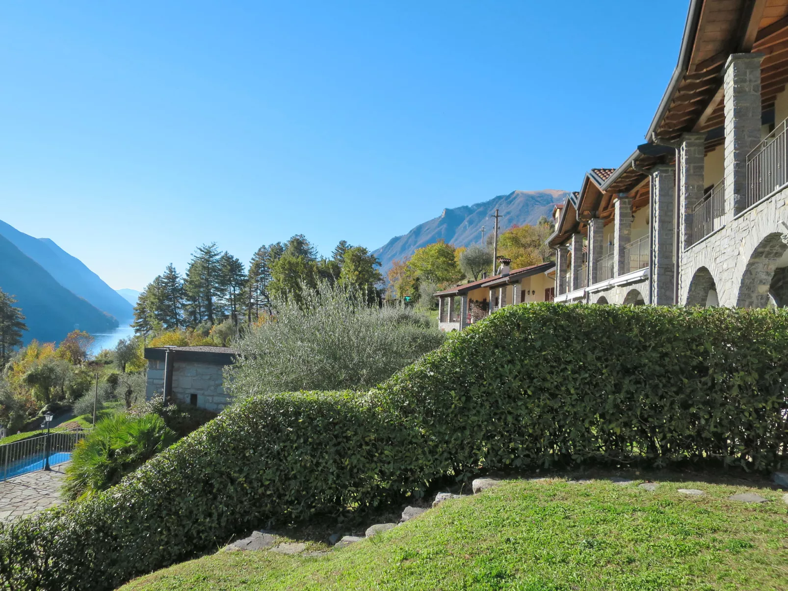Poggio degli Ulivi-Outside