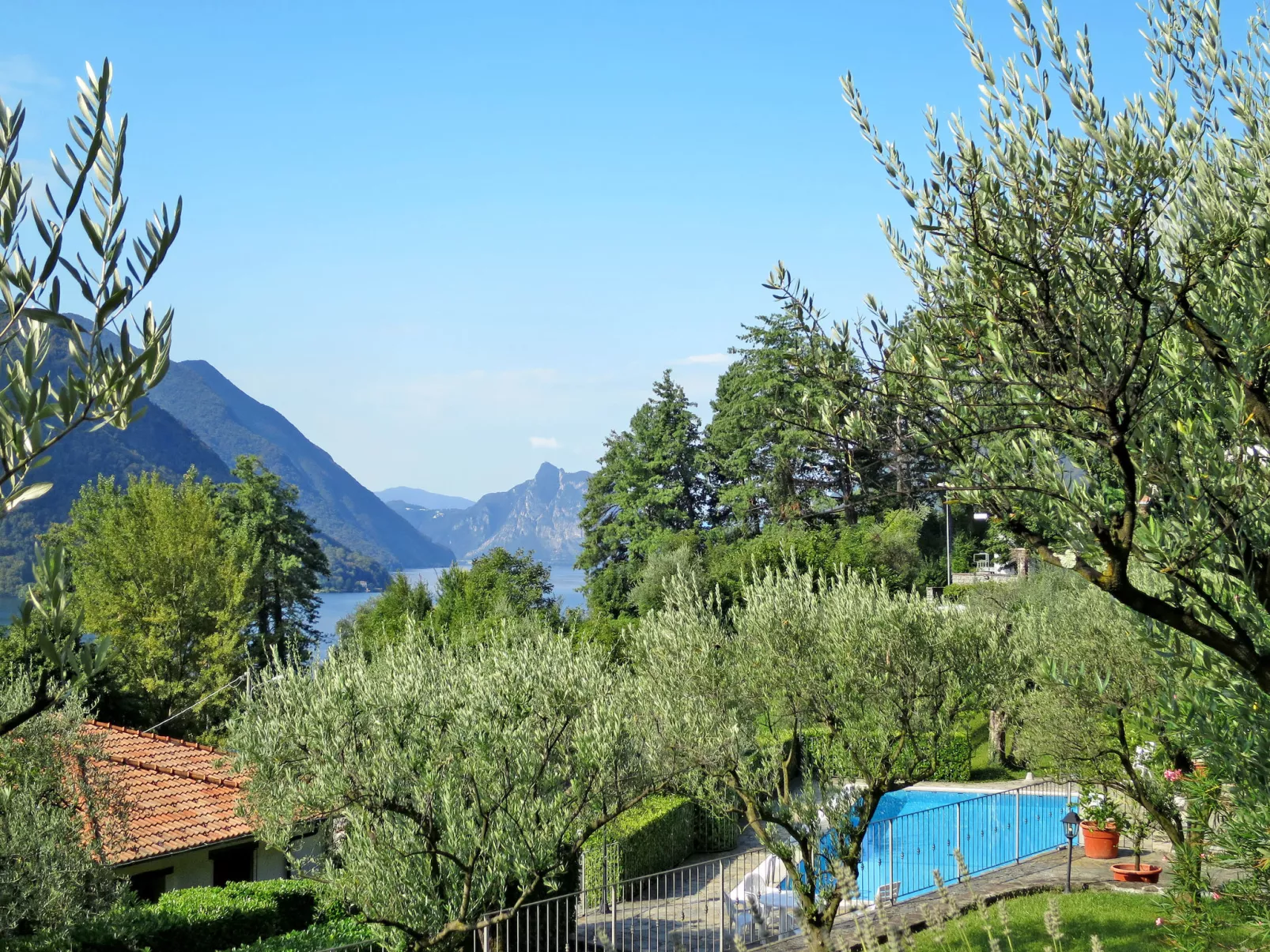 Poggio degli Ulivi-Outside