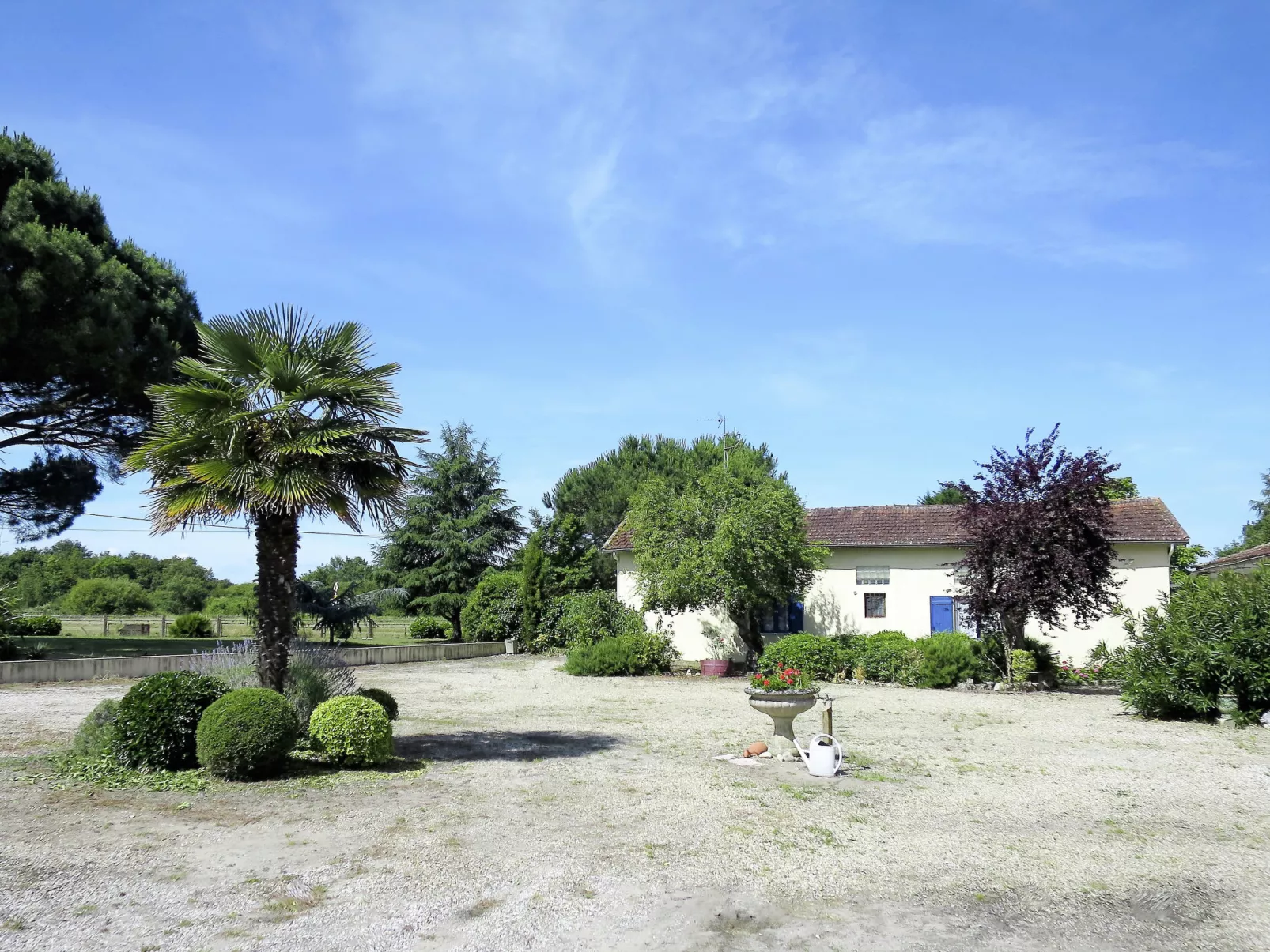 Pontac-Gadet 1-Outside
