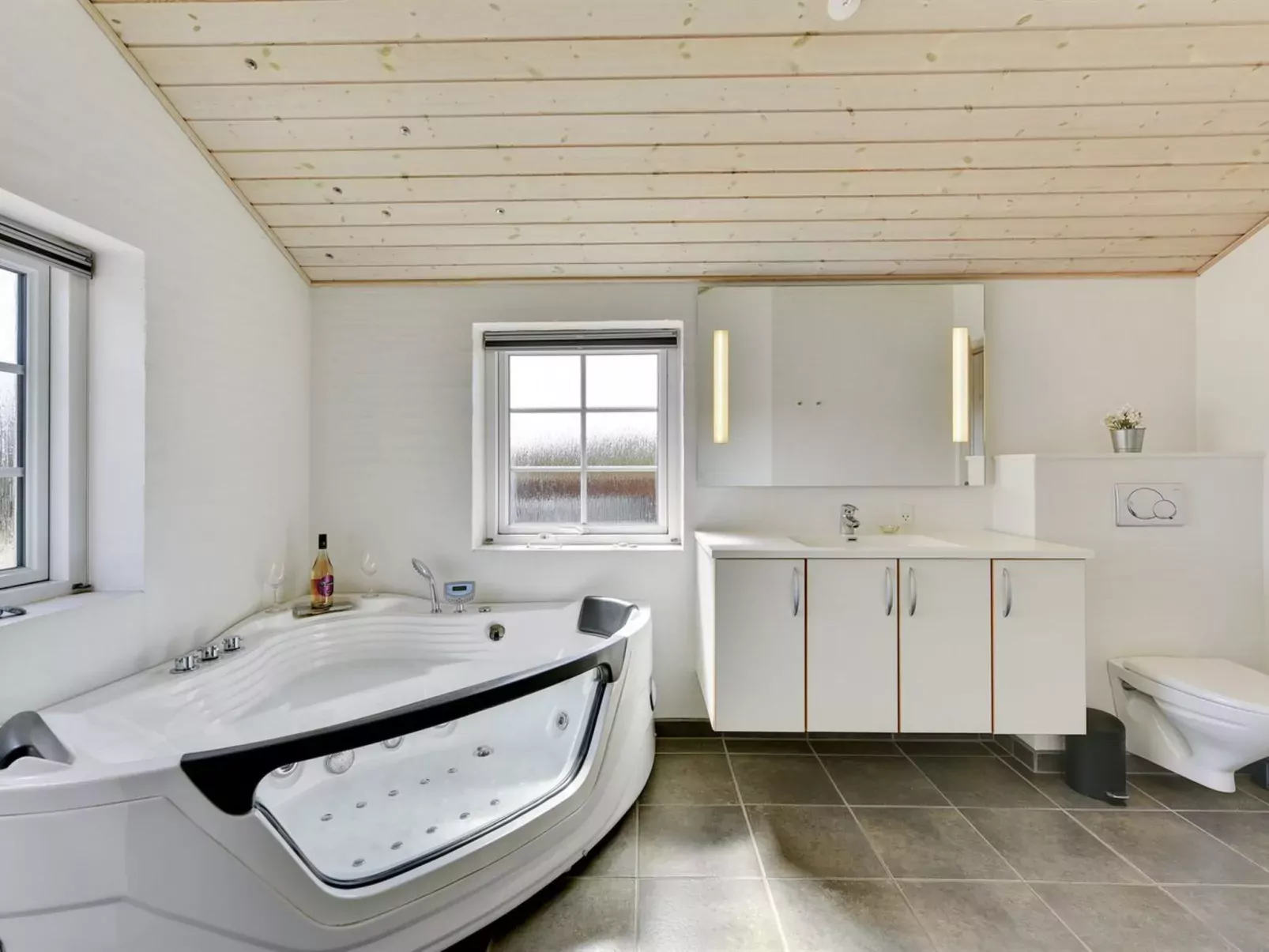 "Didrika" - 800m from the sea-Inside