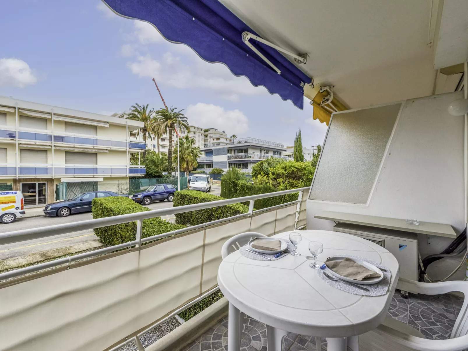 Le Beach Garden-Outside